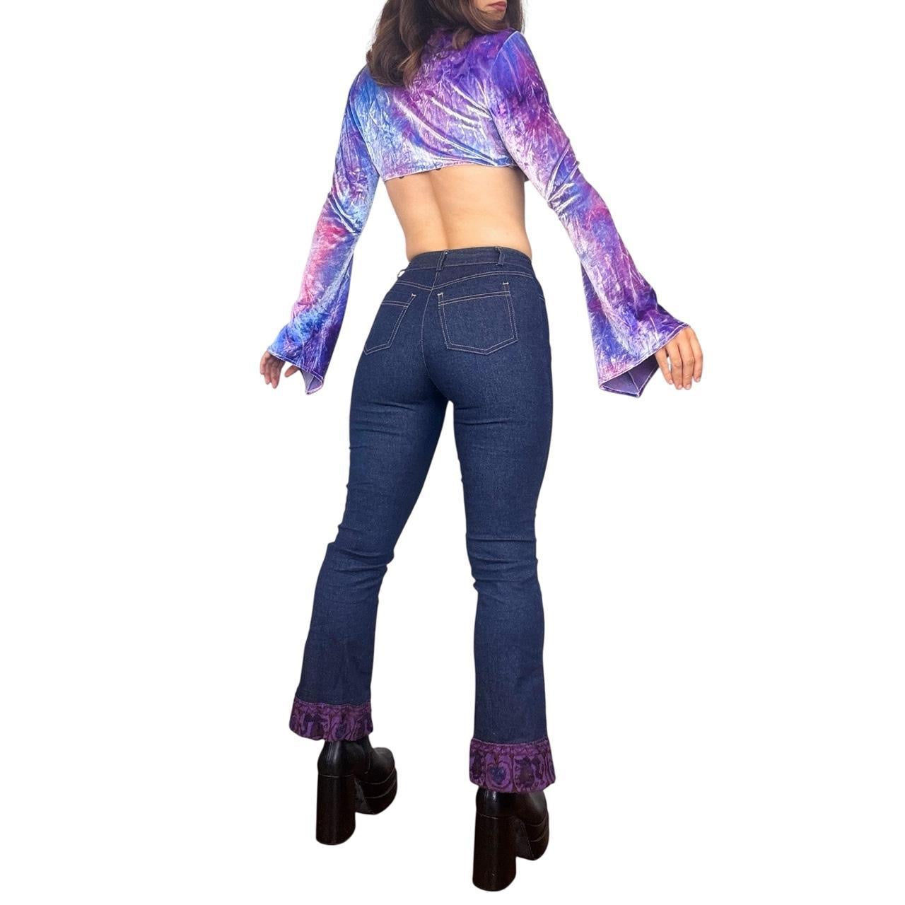 90s Bebe Embroidered Hem Flare Jeans (XS)