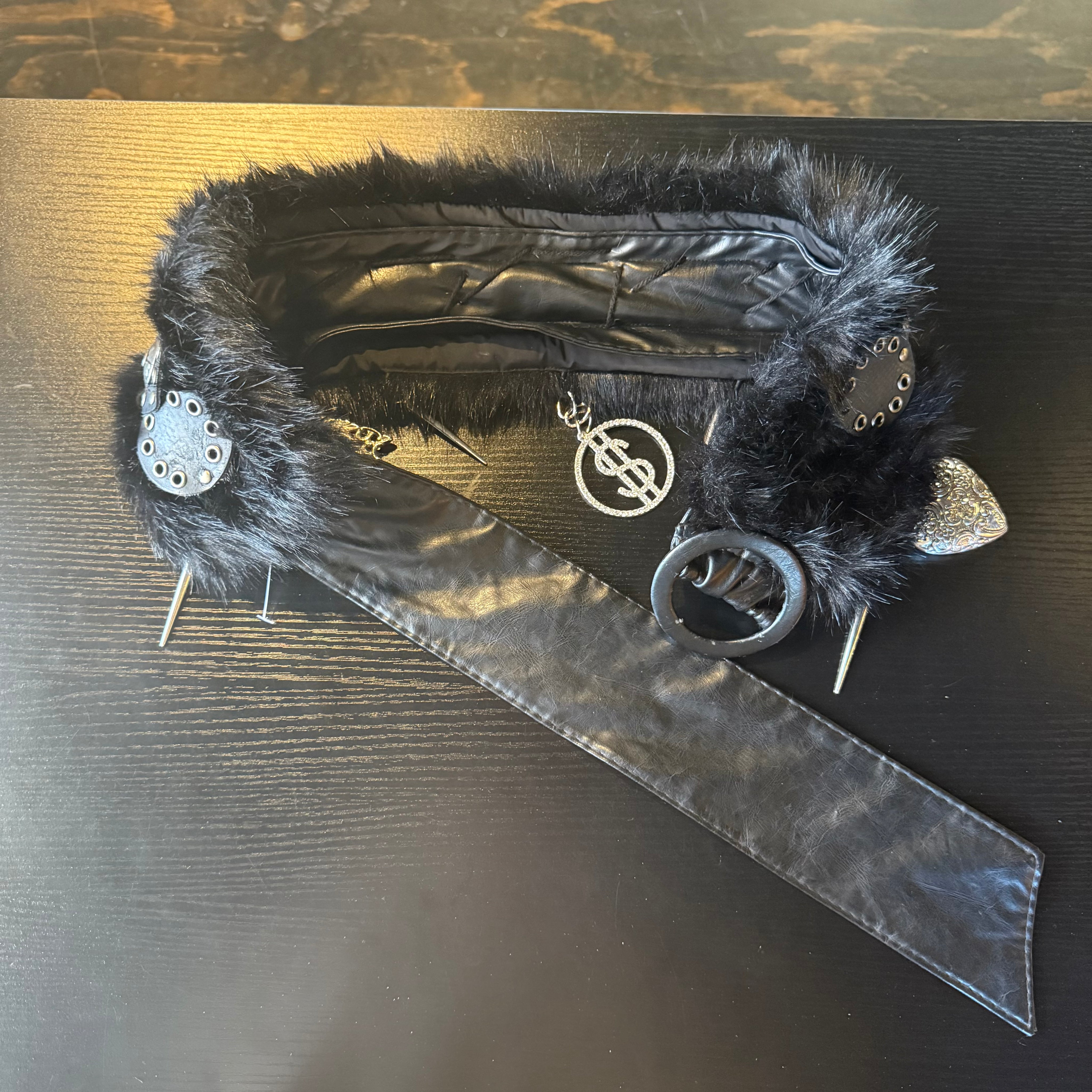 Luck & cash belt / top