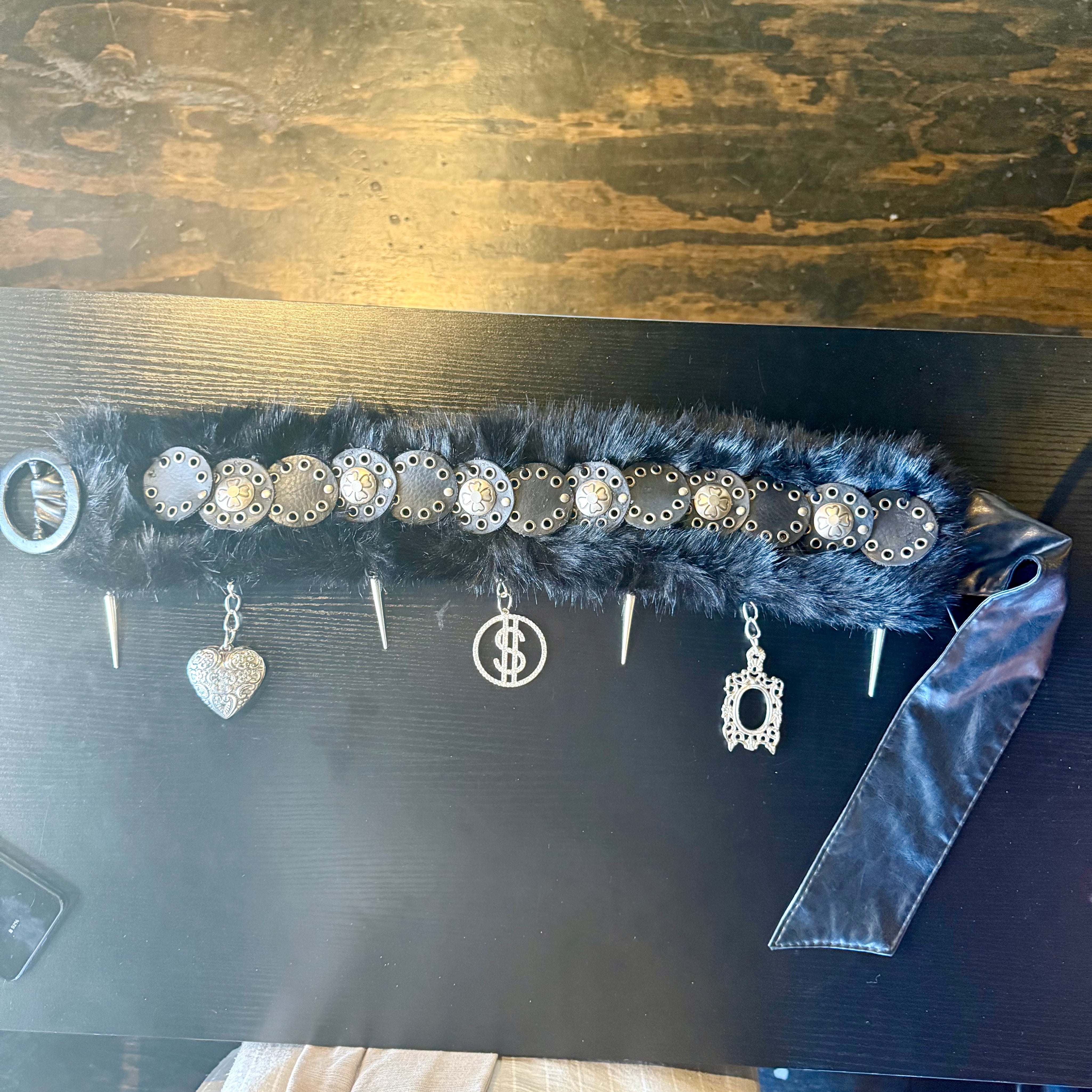 Luck & cash belt / top