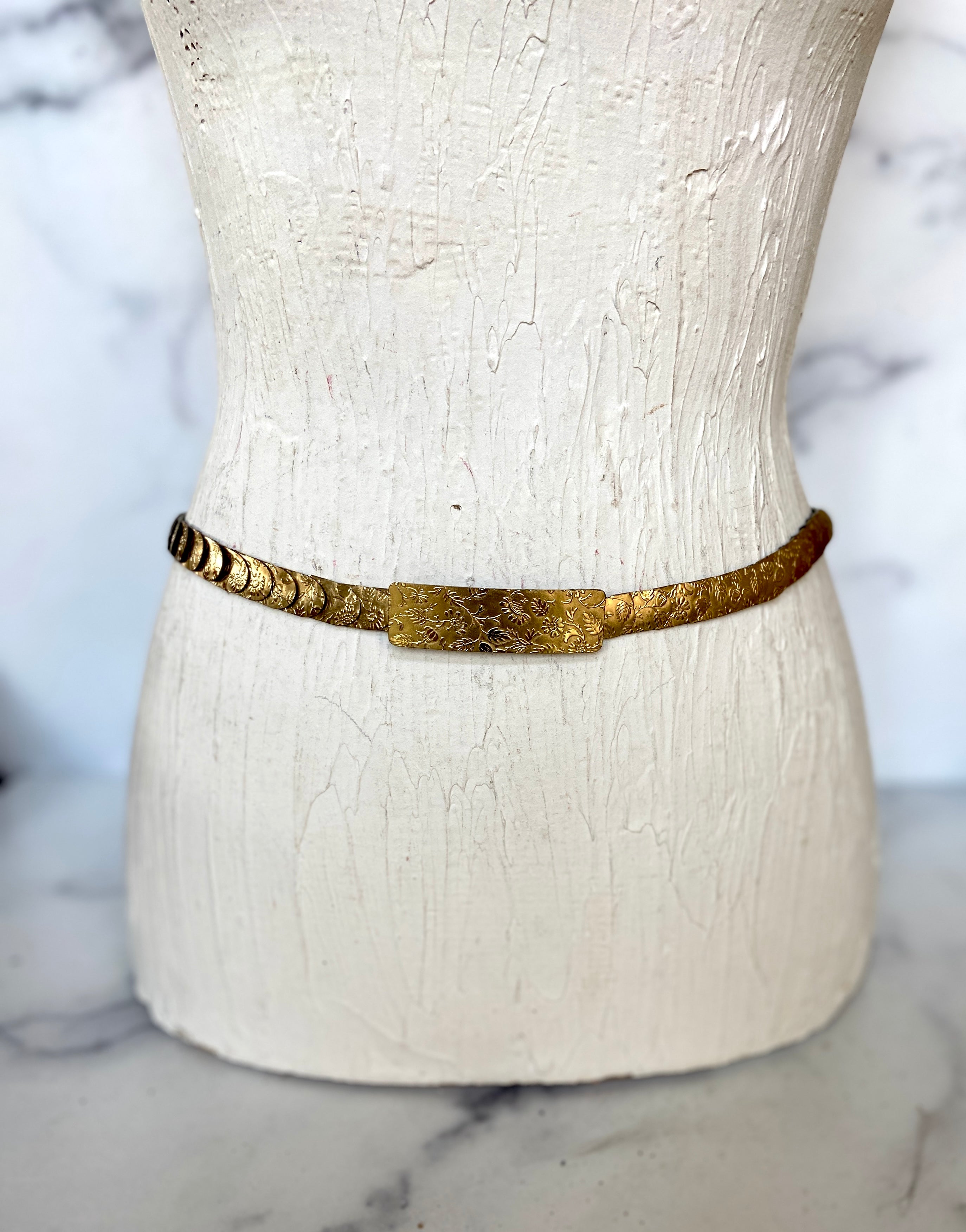 Vintage elastic gold belt