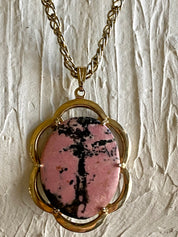 Pinky stone necklace