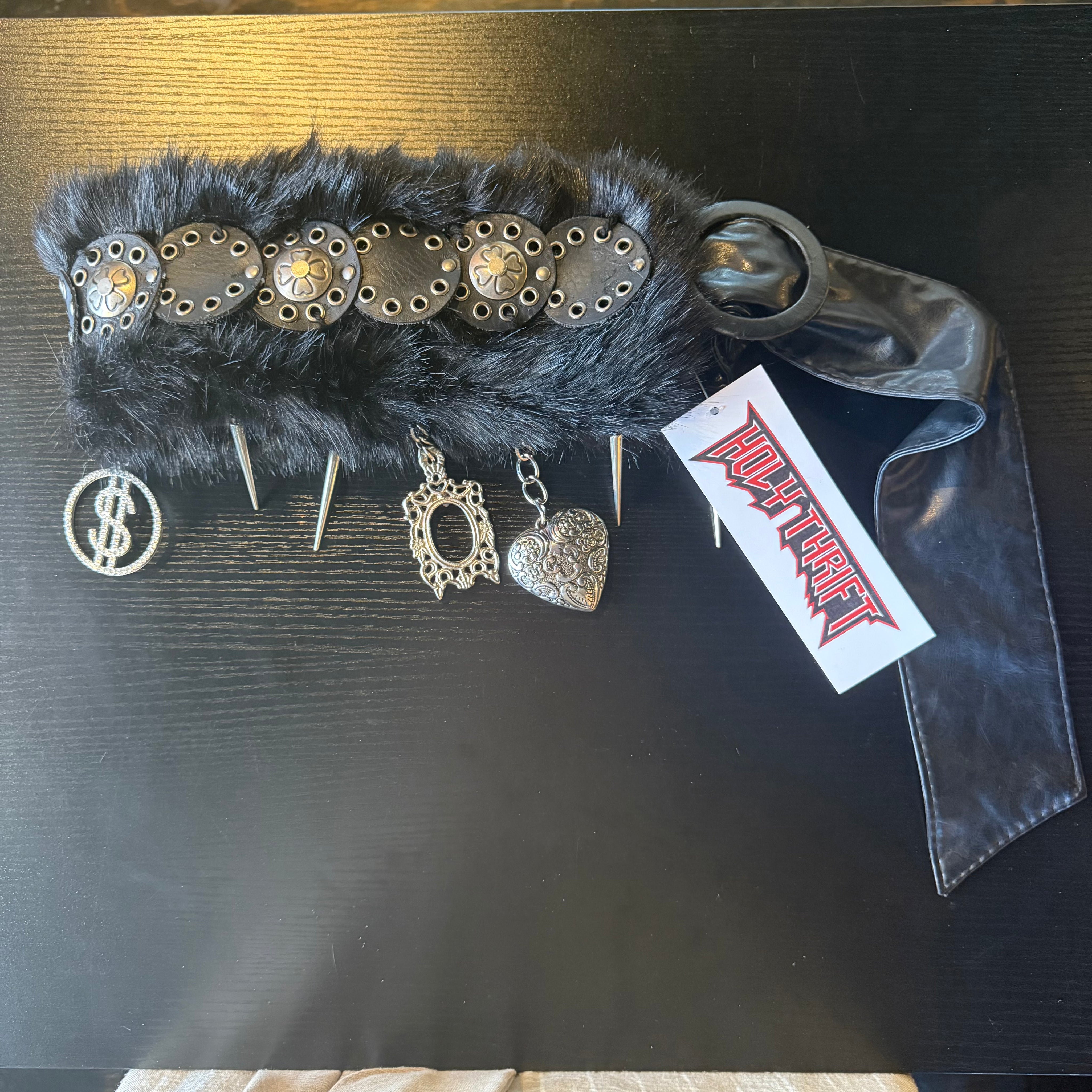 Luck & cash belt / top