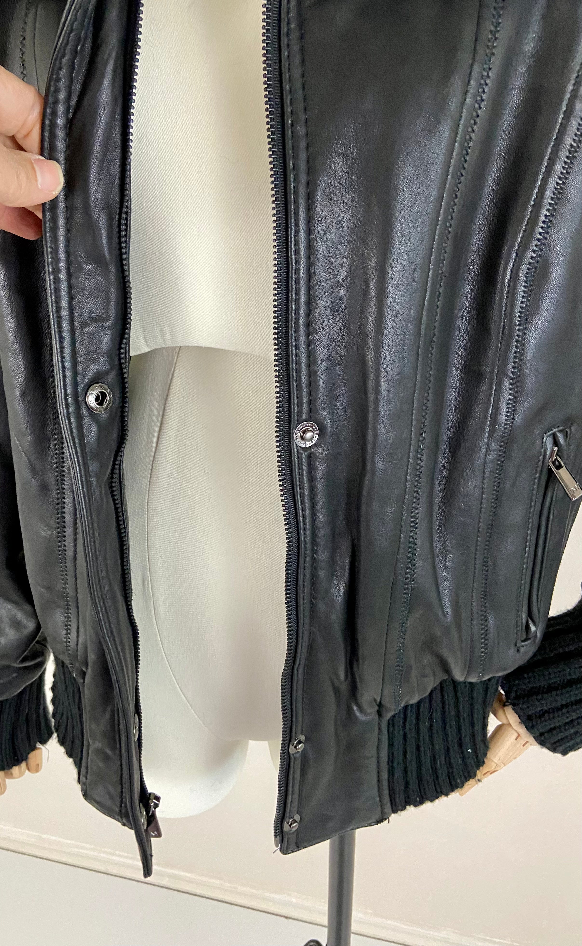 Fitted New York Leather Jacket (L)