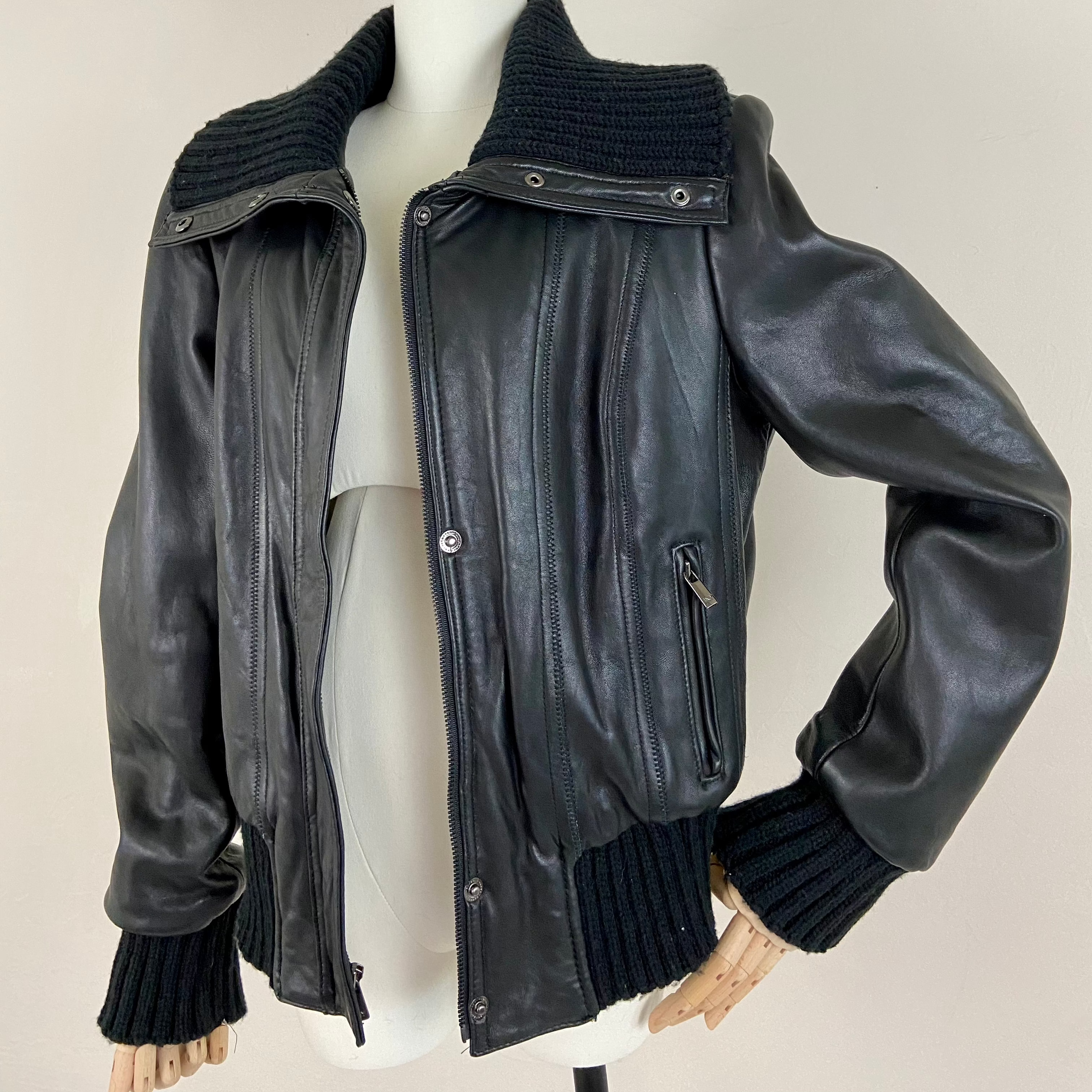 Fitted New York Leather Jacket (L)