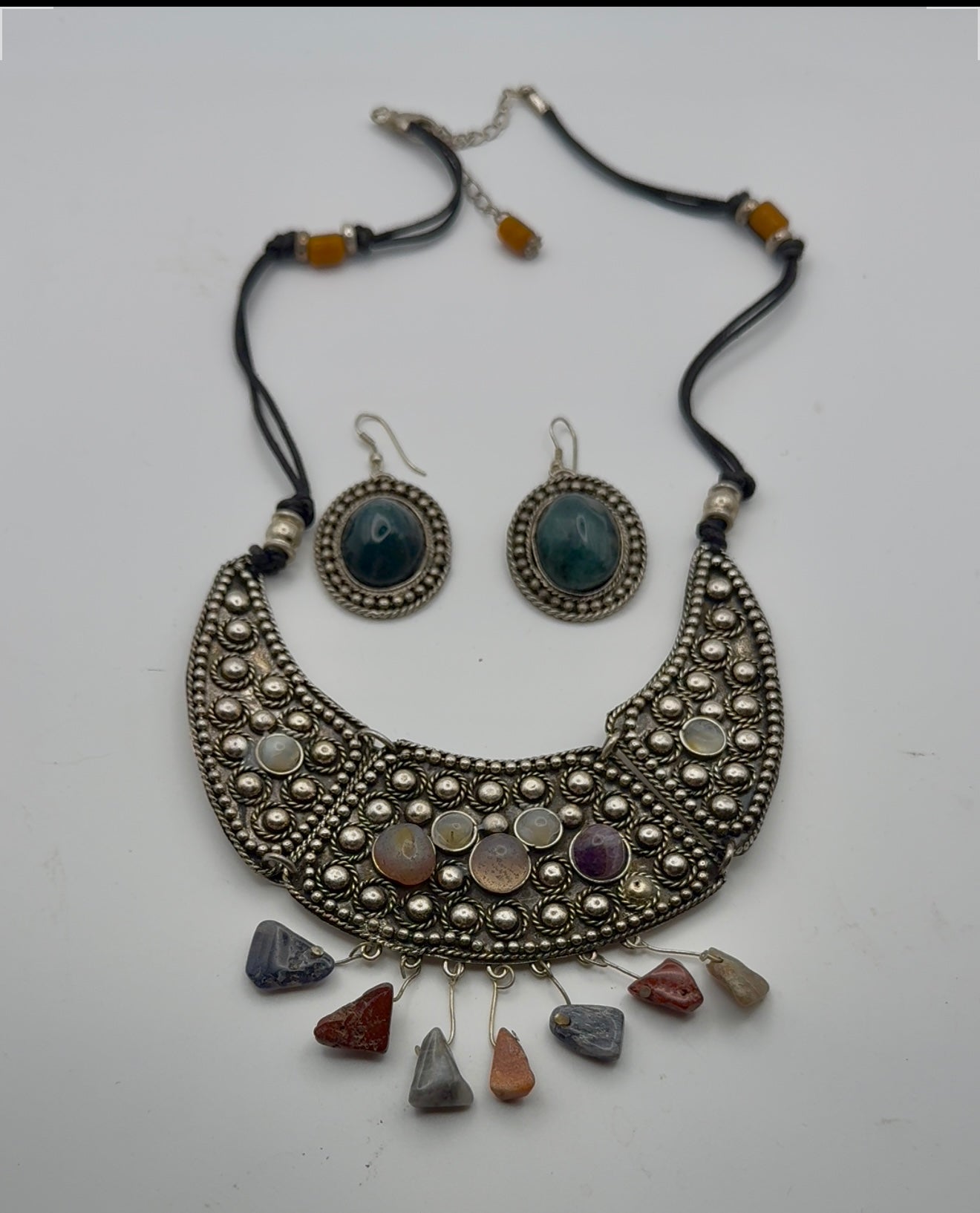 Vintage Gemstone
Collar Necklace set