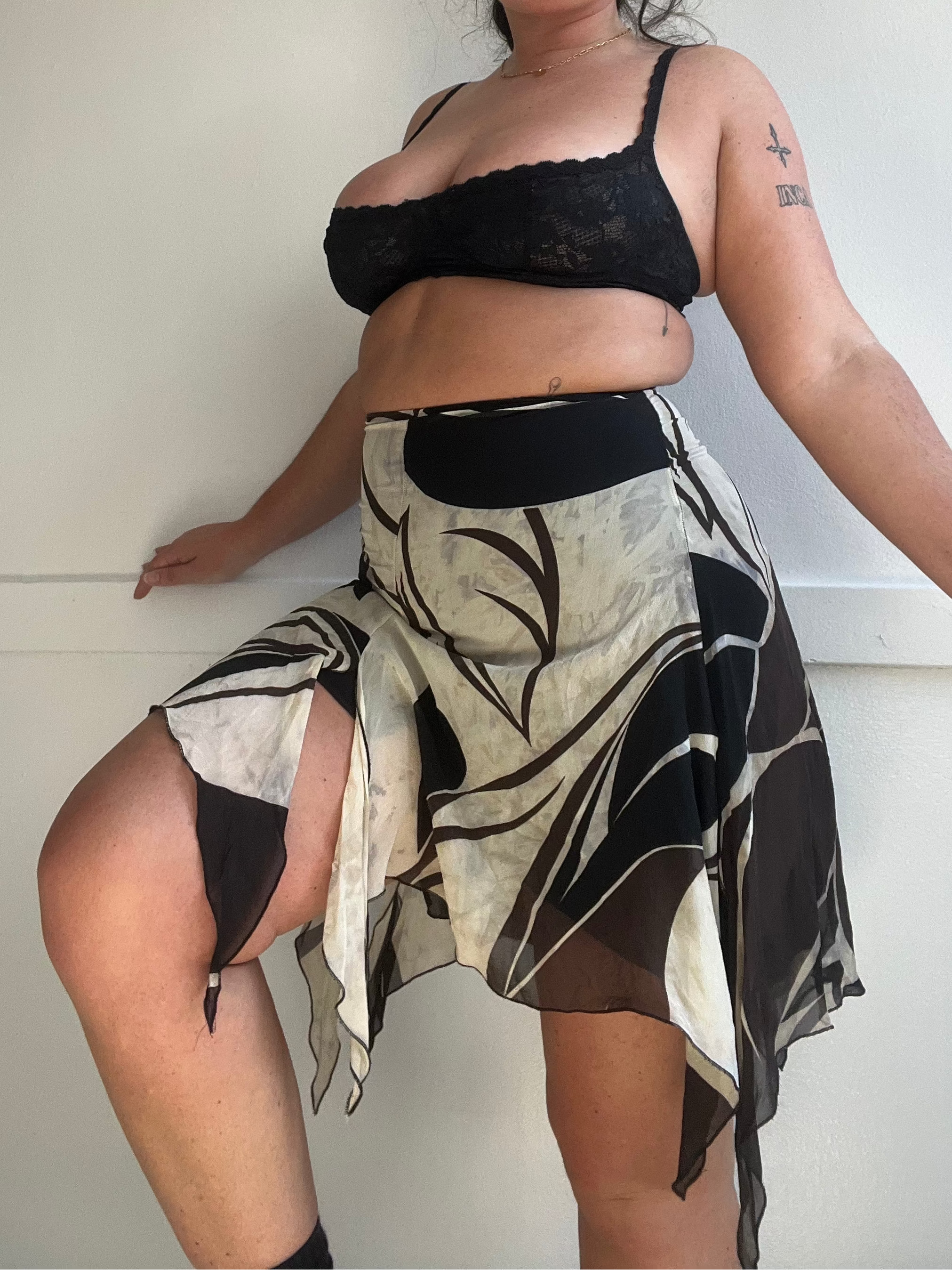 Vintage 90s/Y2K Italian Designer 100% Silk Whimsy Skirt (S/M)