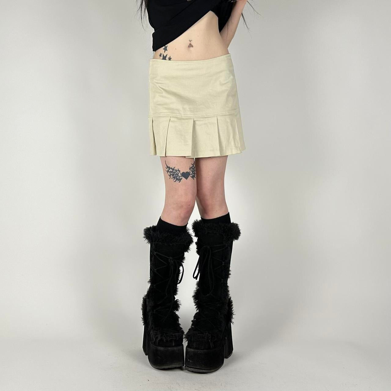 90s Cream Pleated Mini Skirt (S)