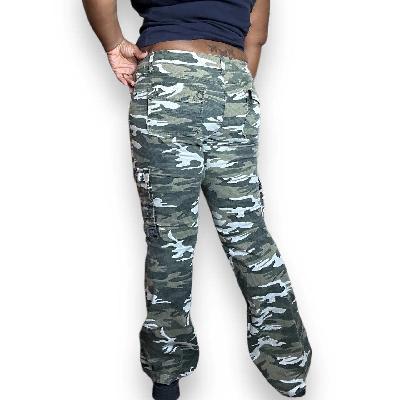 Y2K Camoflague Flare Pants (L)