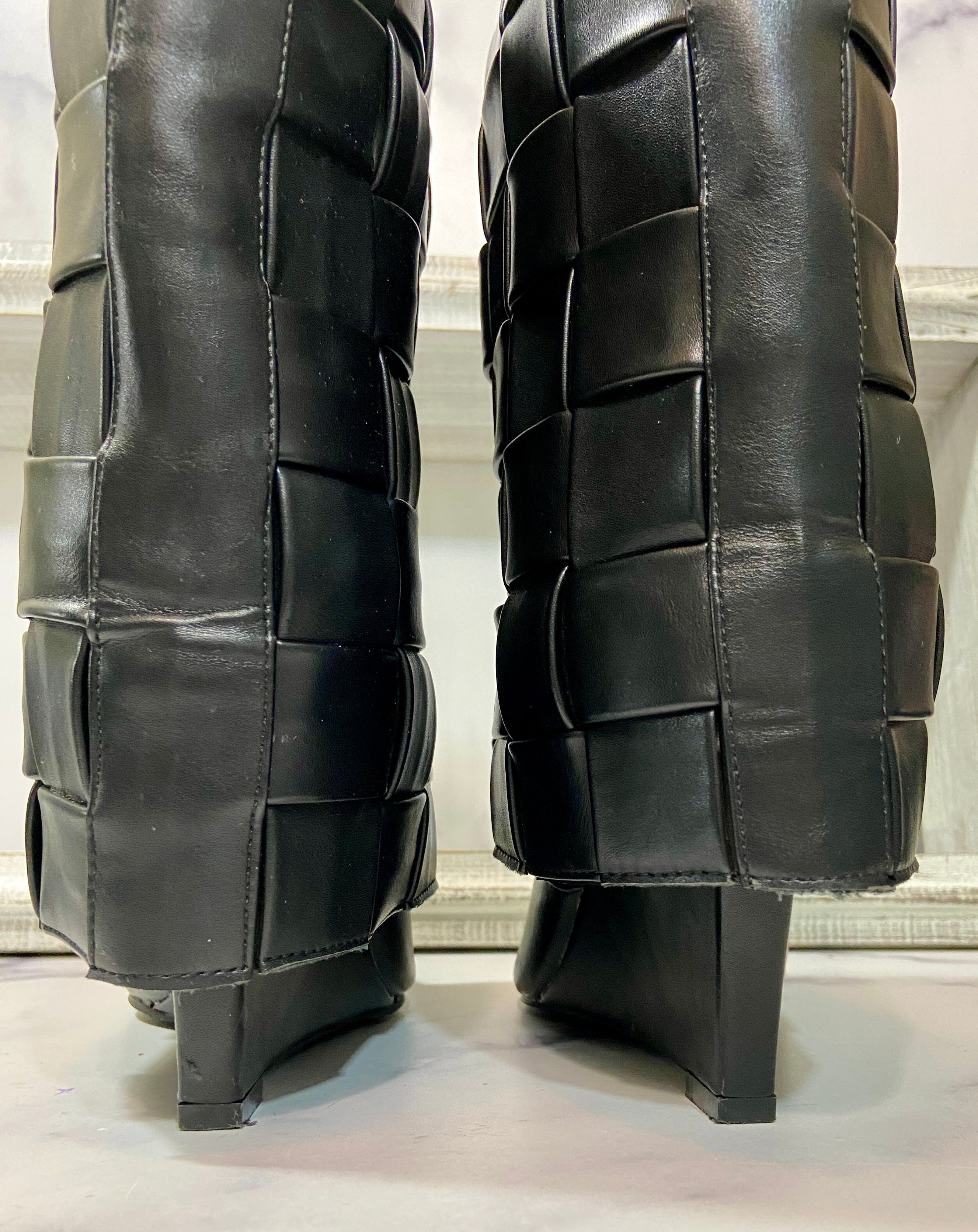 AZALEA WANG black leather boots