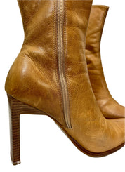 Brown leather boots (10)