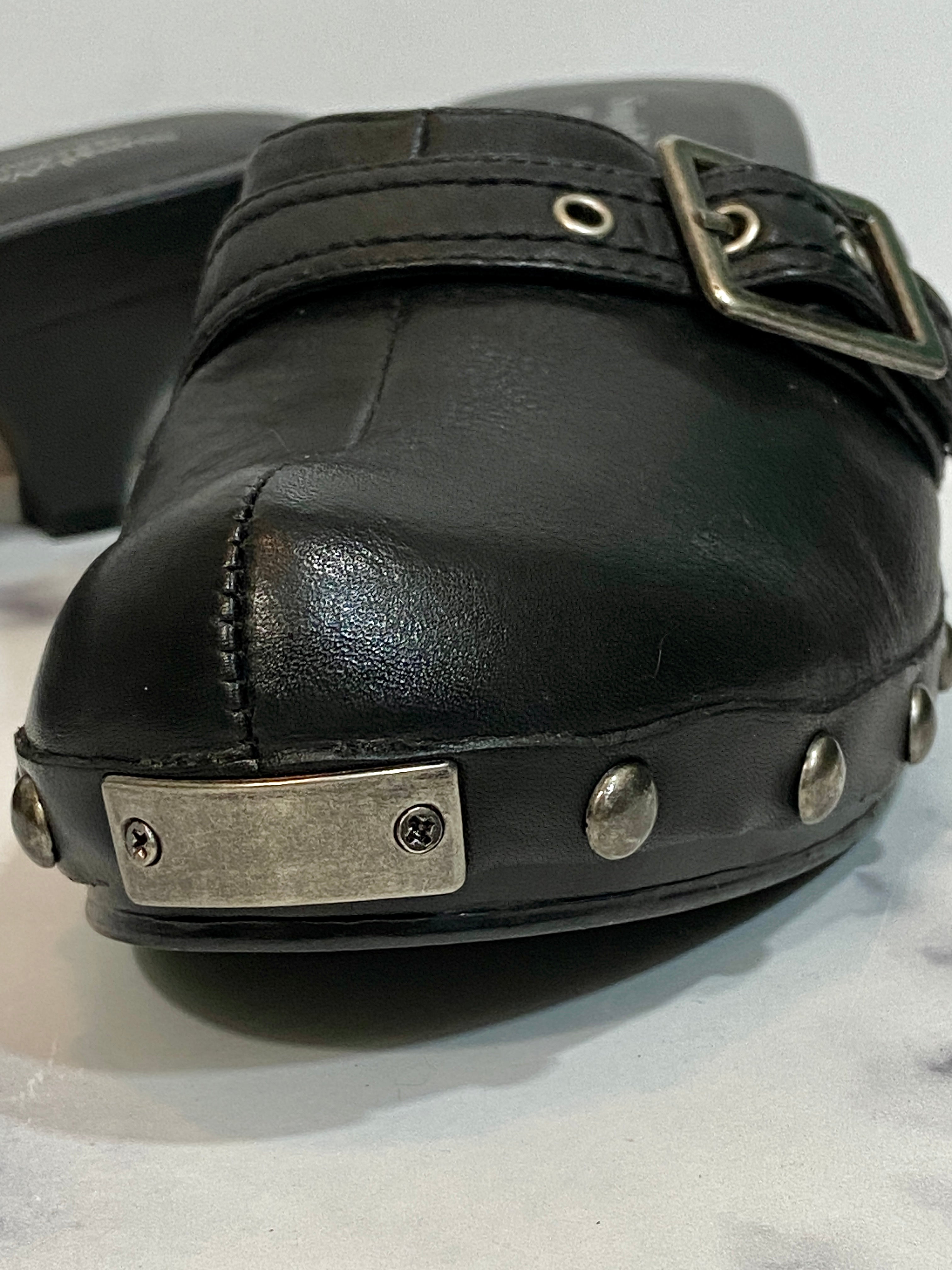 VERA WANG clogs