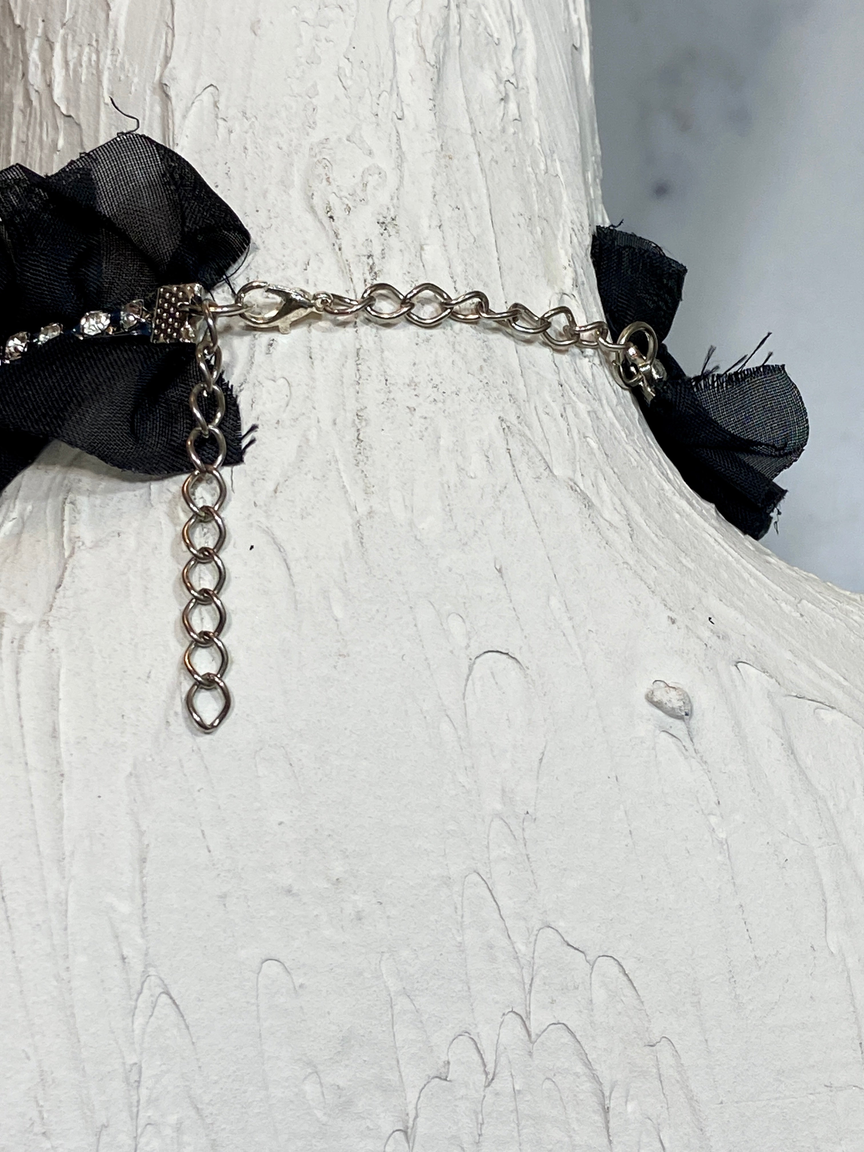 The snake 🐍 choker