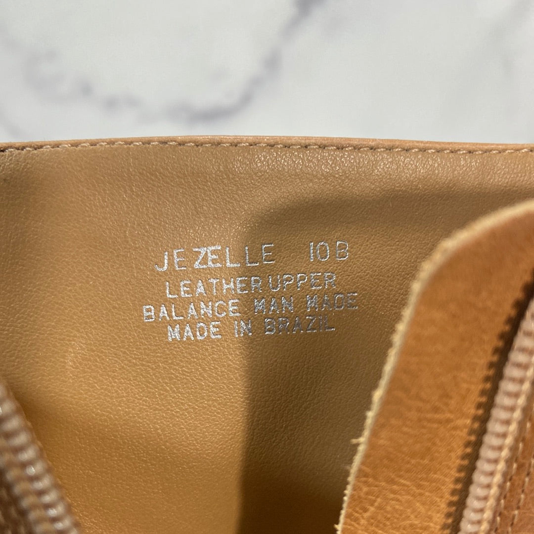 Brown leather boots (10)