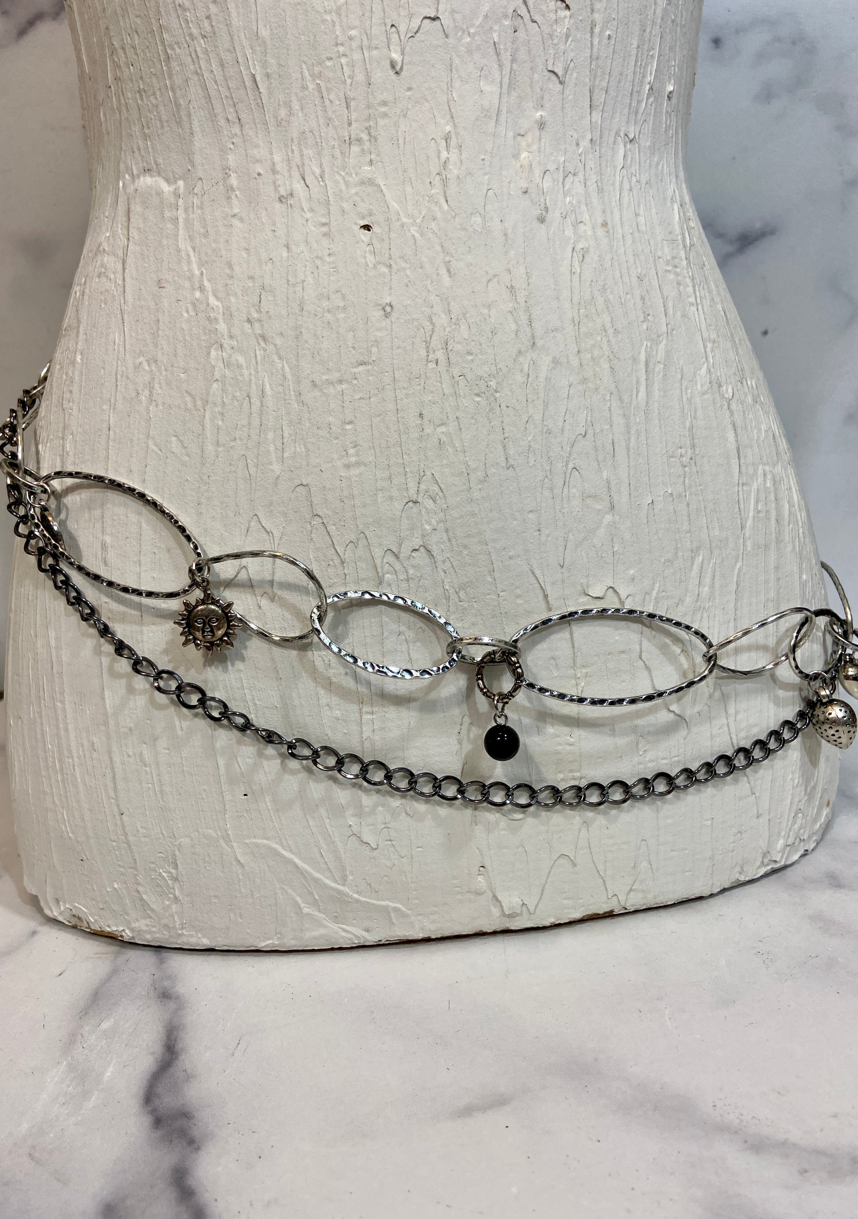 Layers metal chain belt