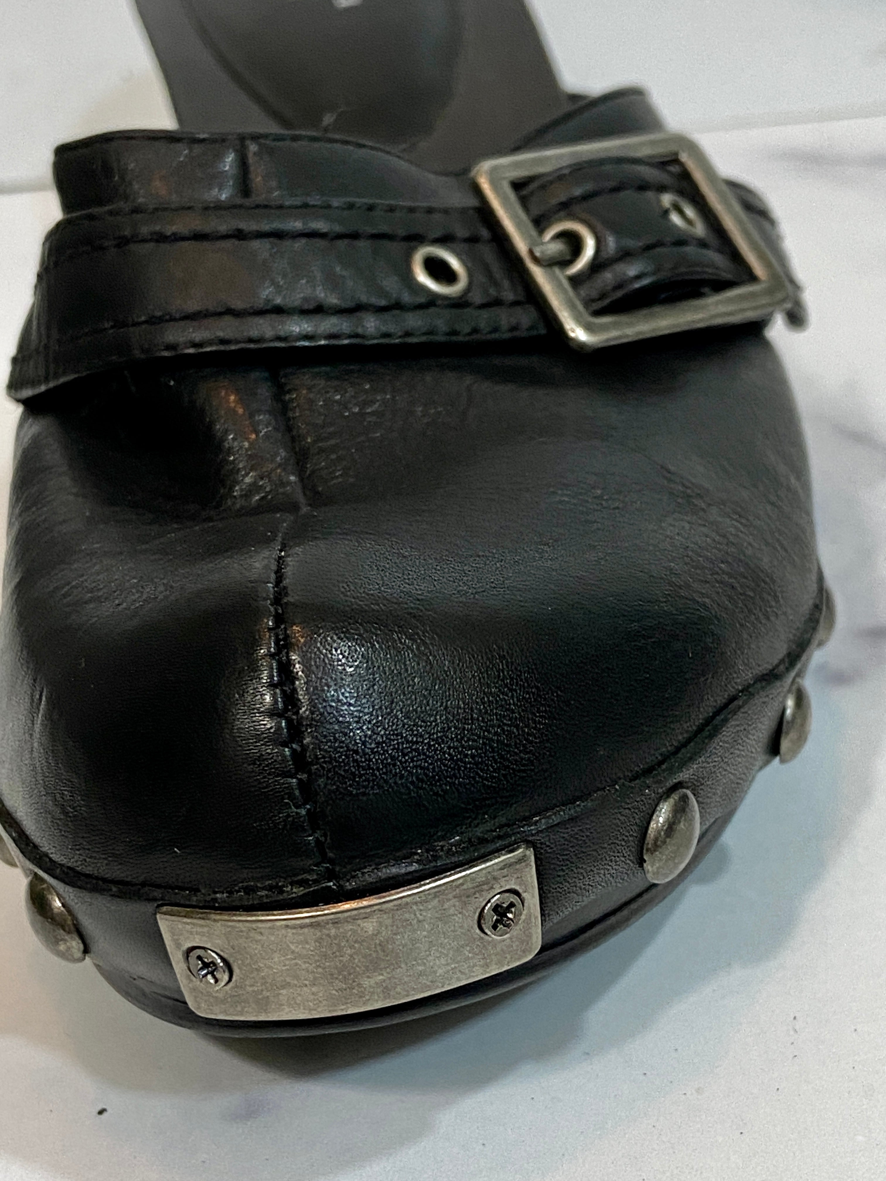 VERA WANG clogs