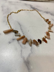 Mixed stones choker