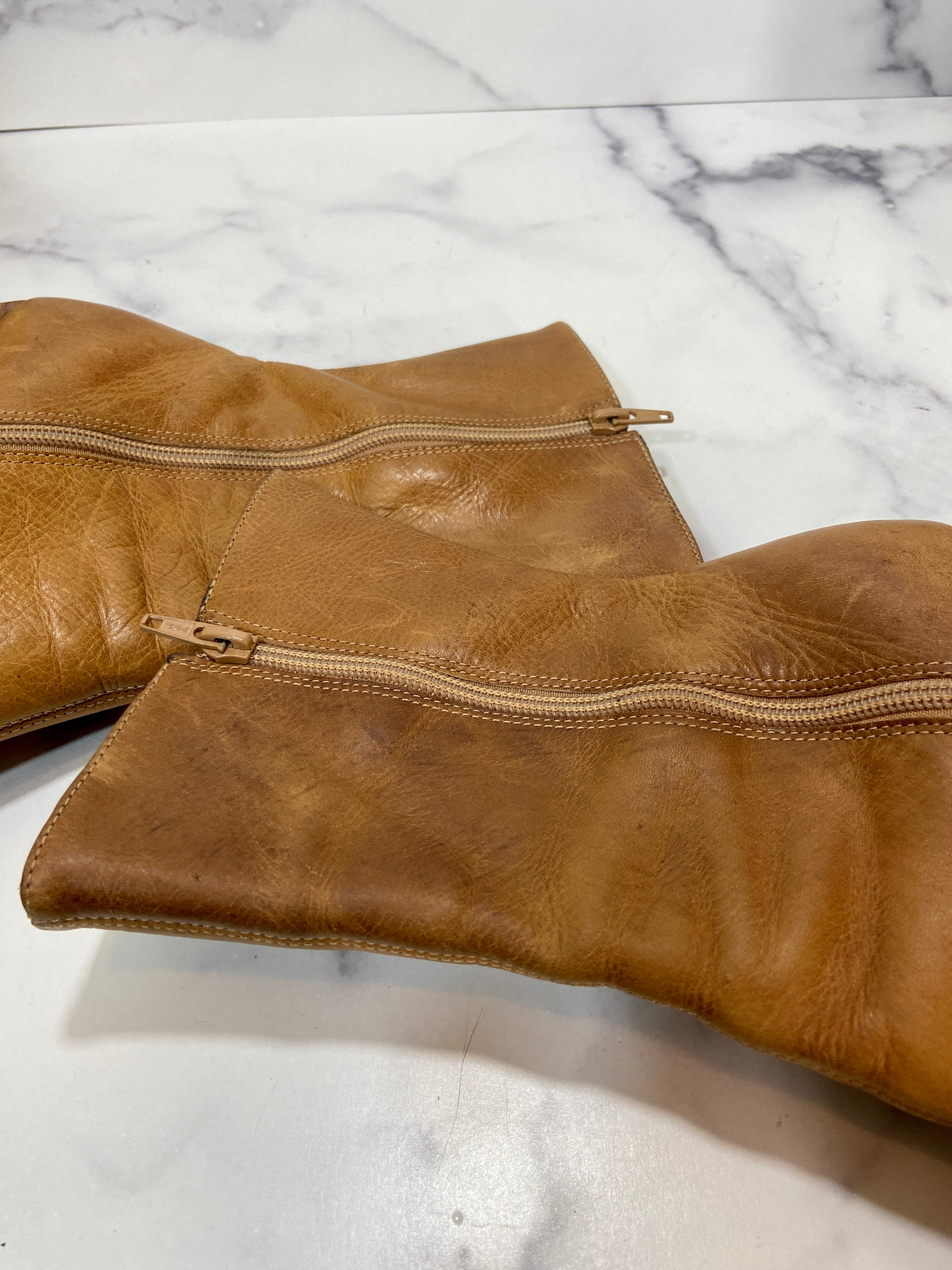 Brown leather boots (10)