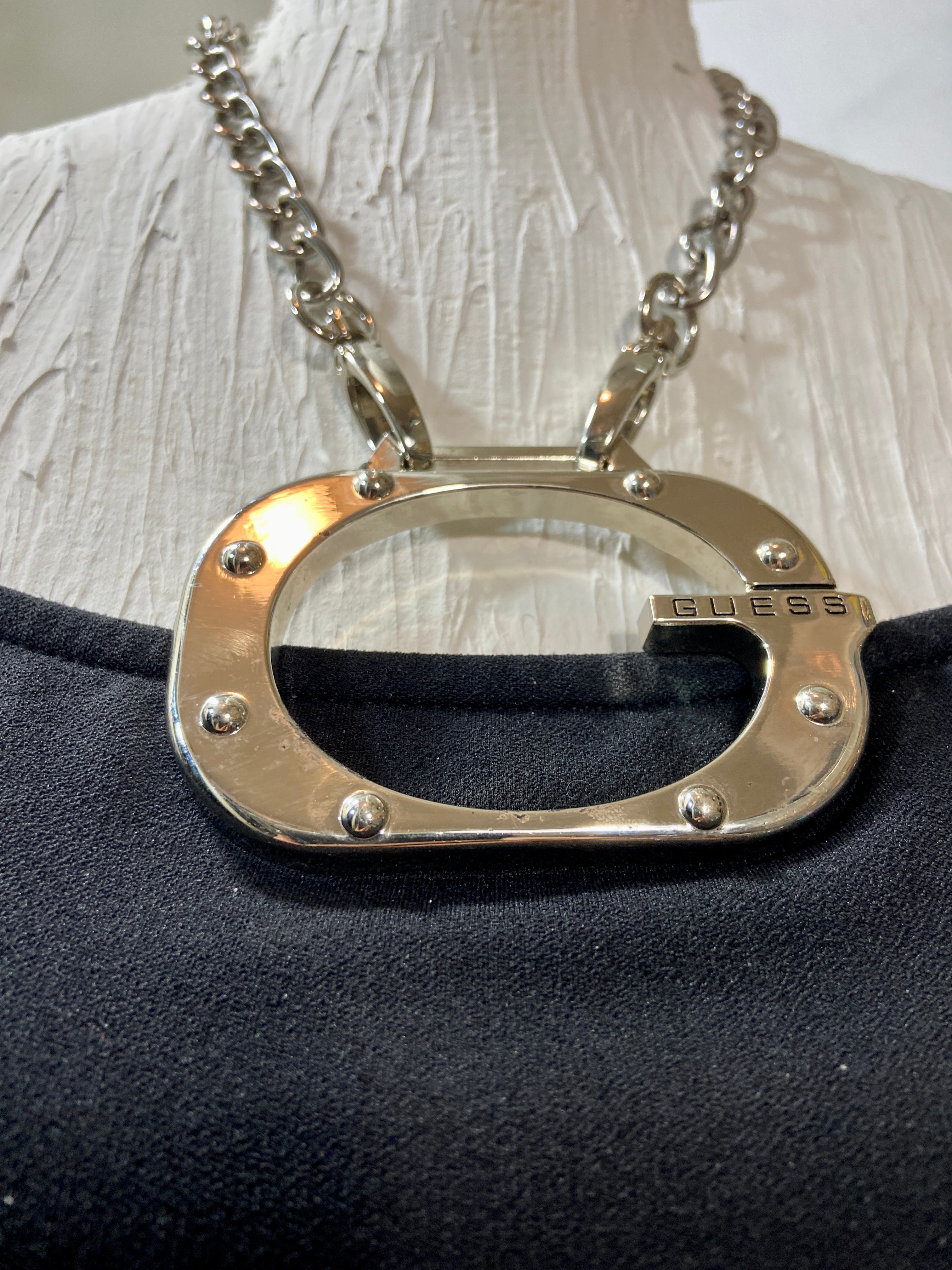 Guess Custom Chain