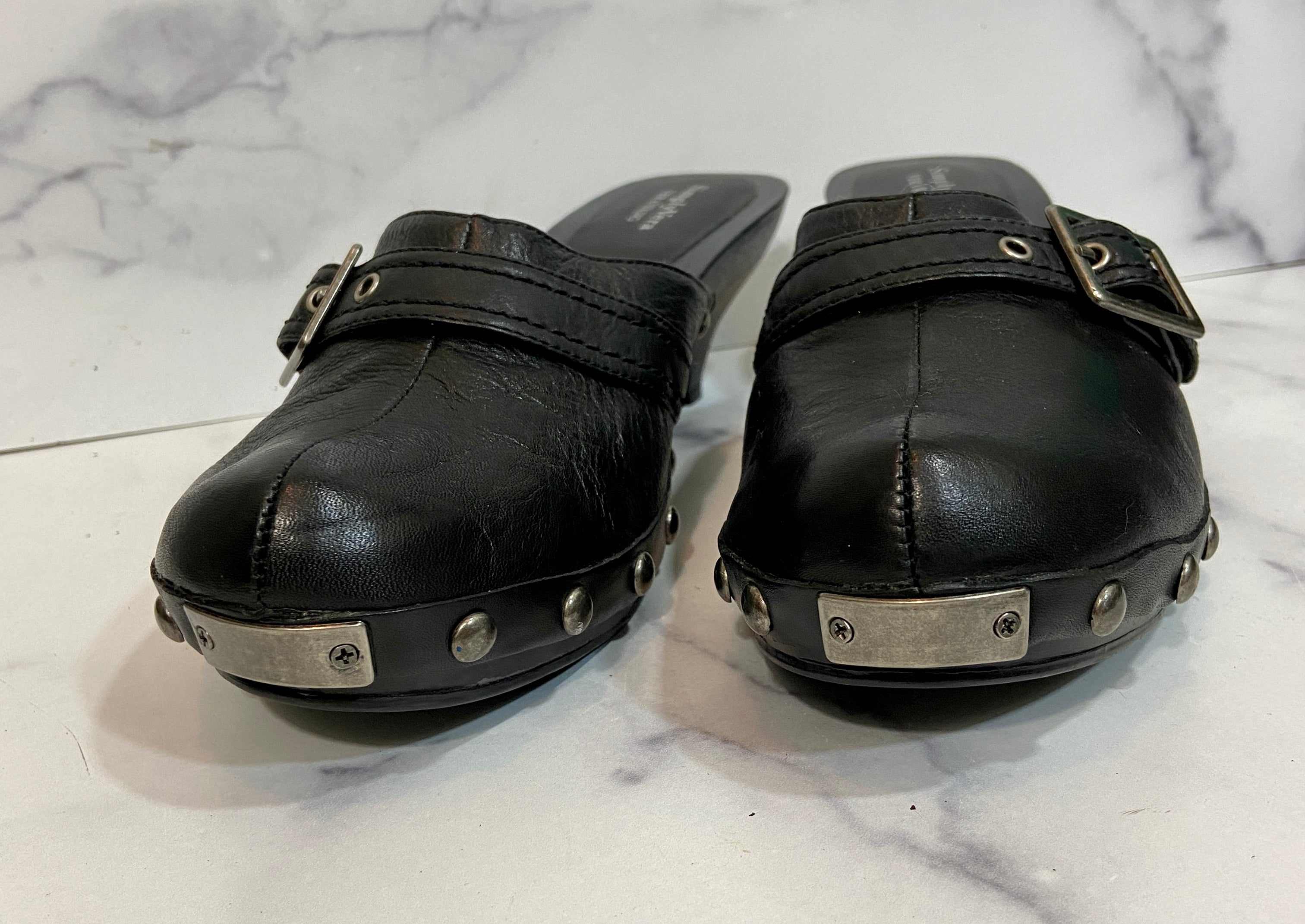 VERA WANG clogs