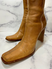Brown leather boots (10)