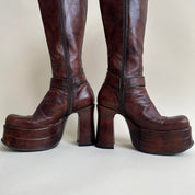 Vtg 90s Buffalo leather platform boots (8.5)