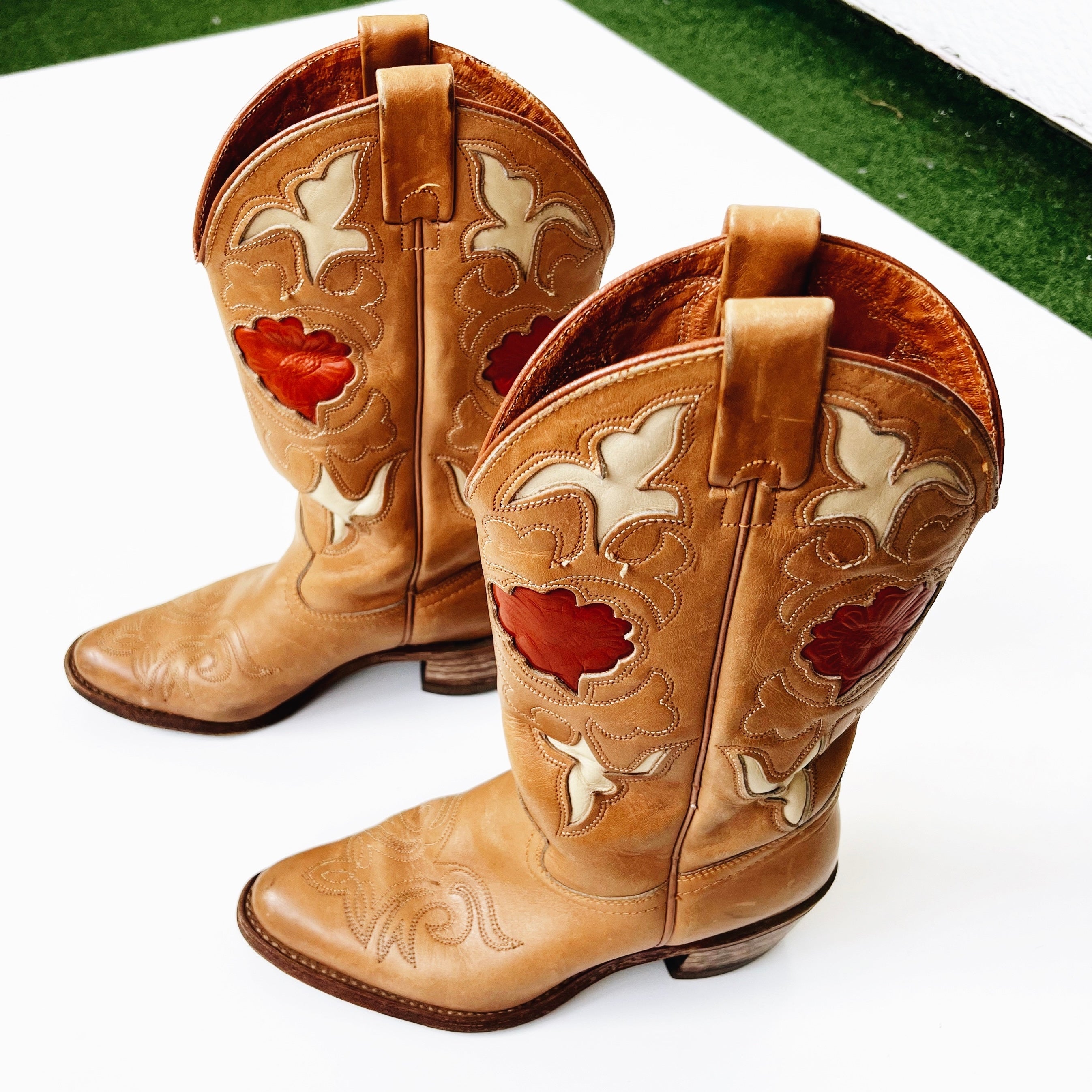 Authentic Vintage Leather Cowboy Boots (6.5)