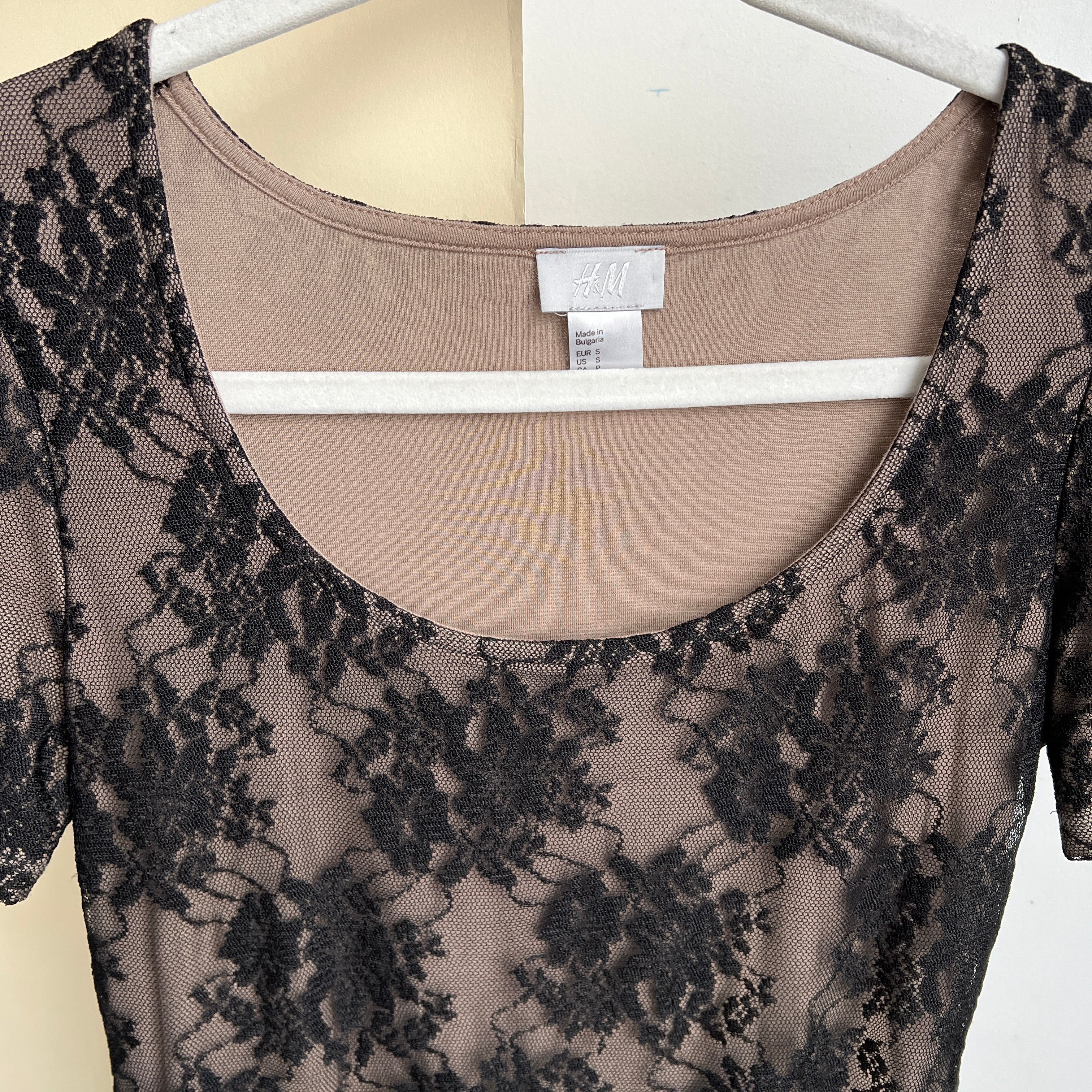 00s black lace short sleeve top (S)