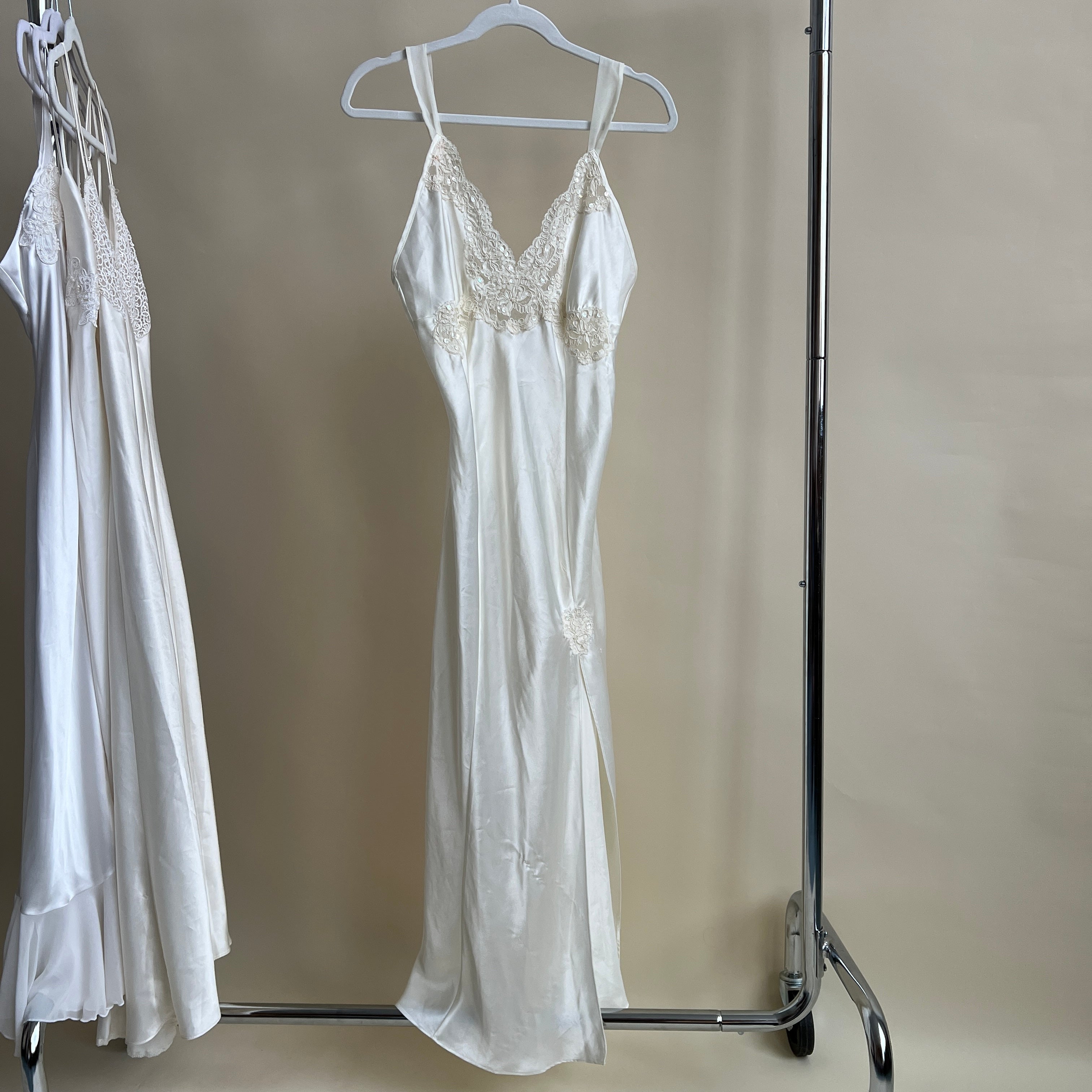 00s ivory sequin satin maxi slip (XL)