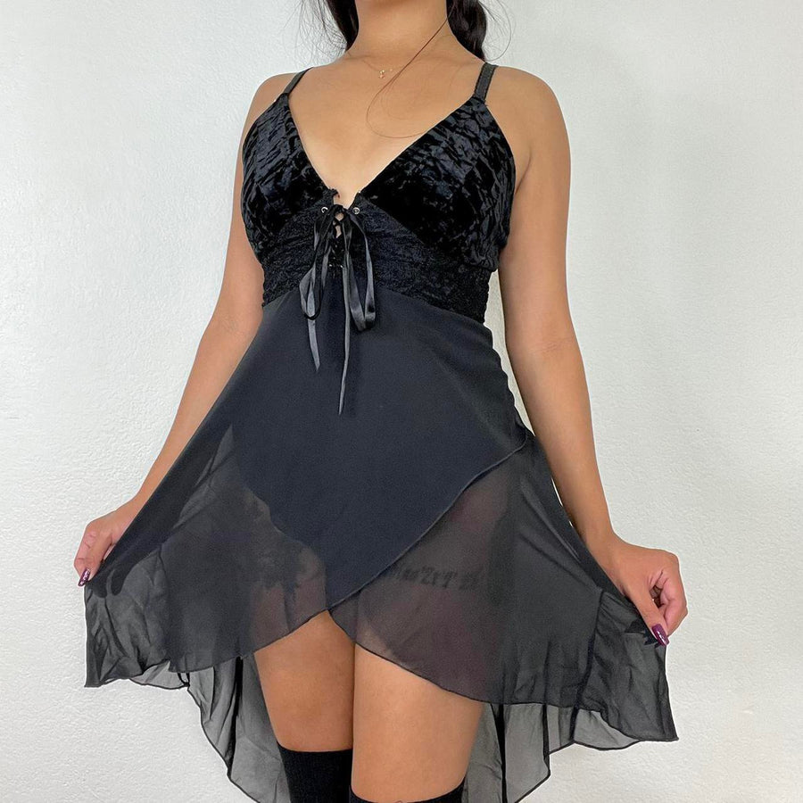 Y2k goth cutie
