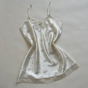 Small flower ivory slip