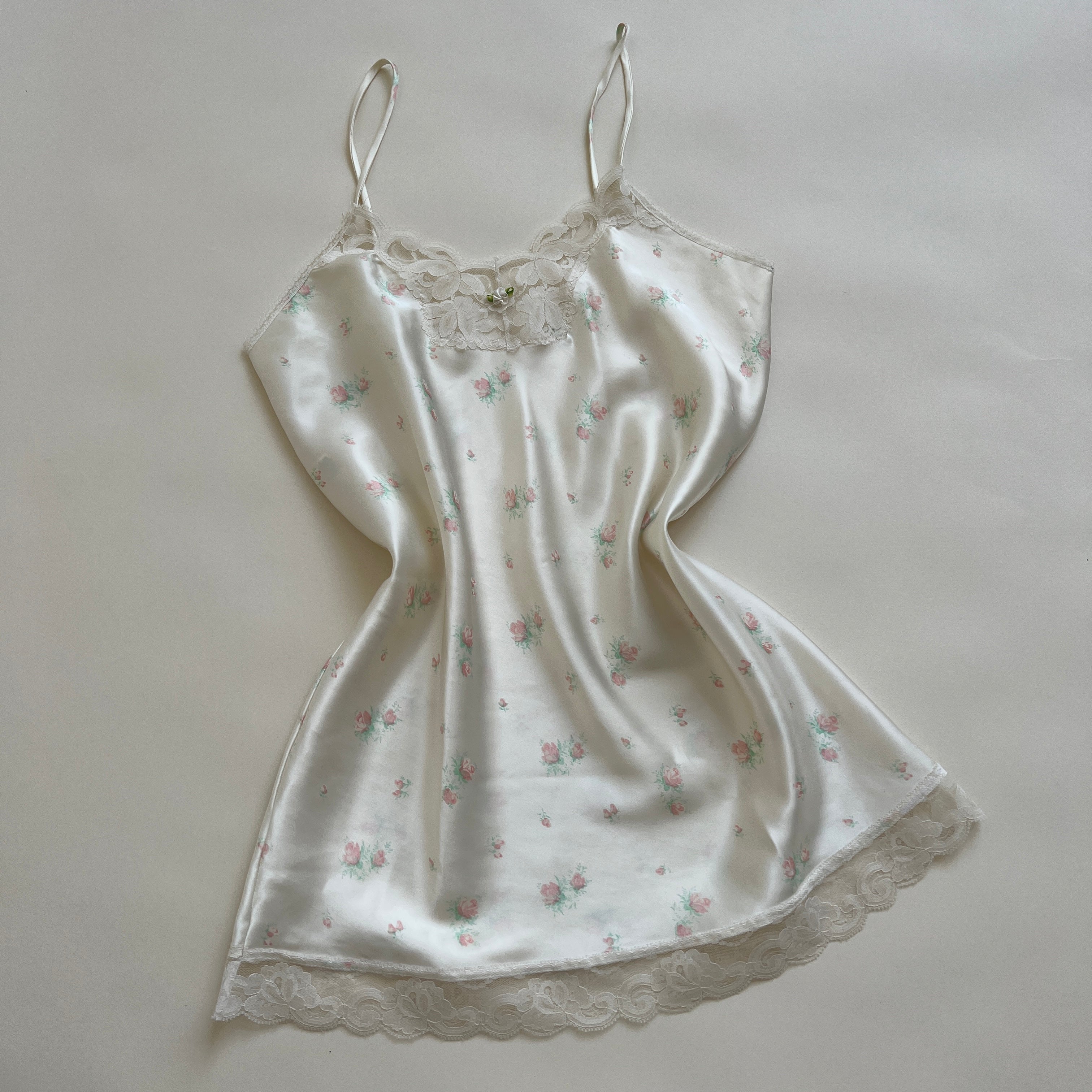 Small flower ivory slip