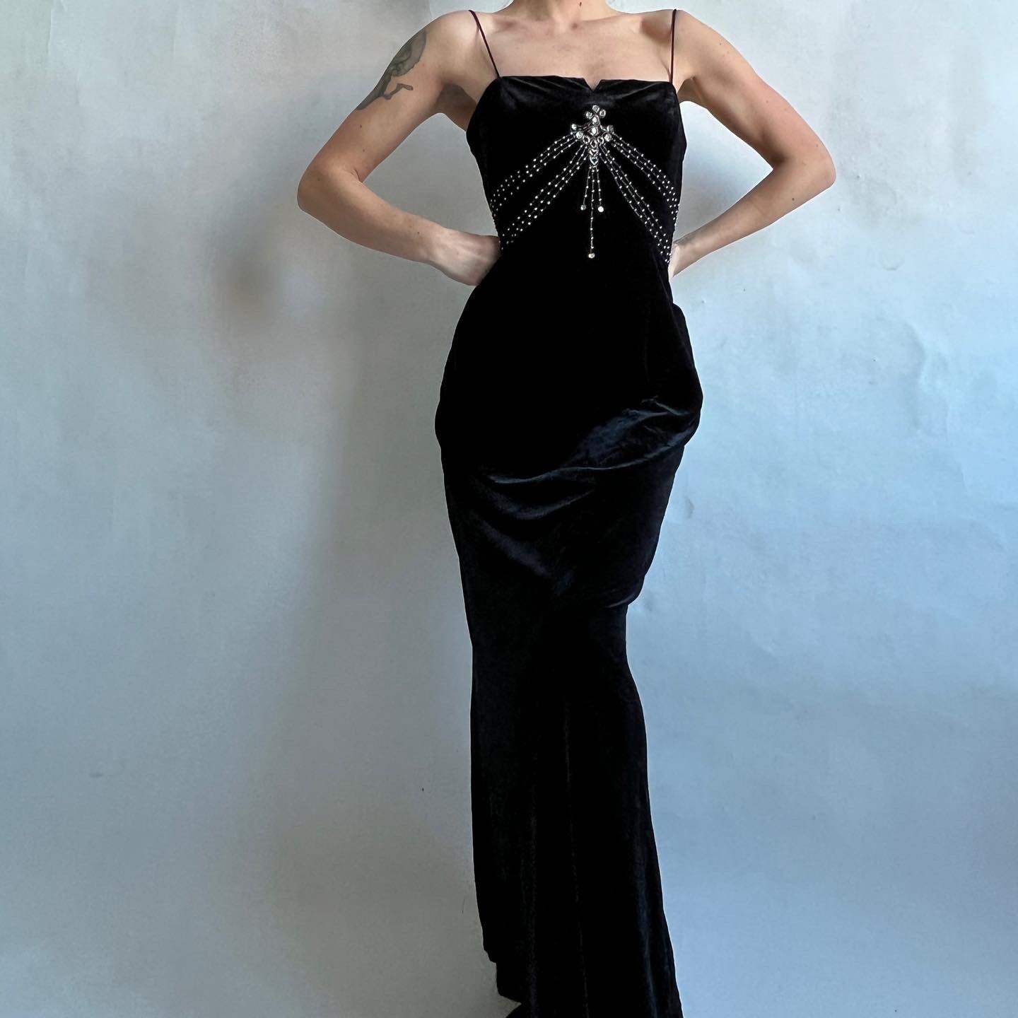 90s Beaded velvet maxi dress Holy Thrift 90s Beaded velvet maxi dress Holy Thrift