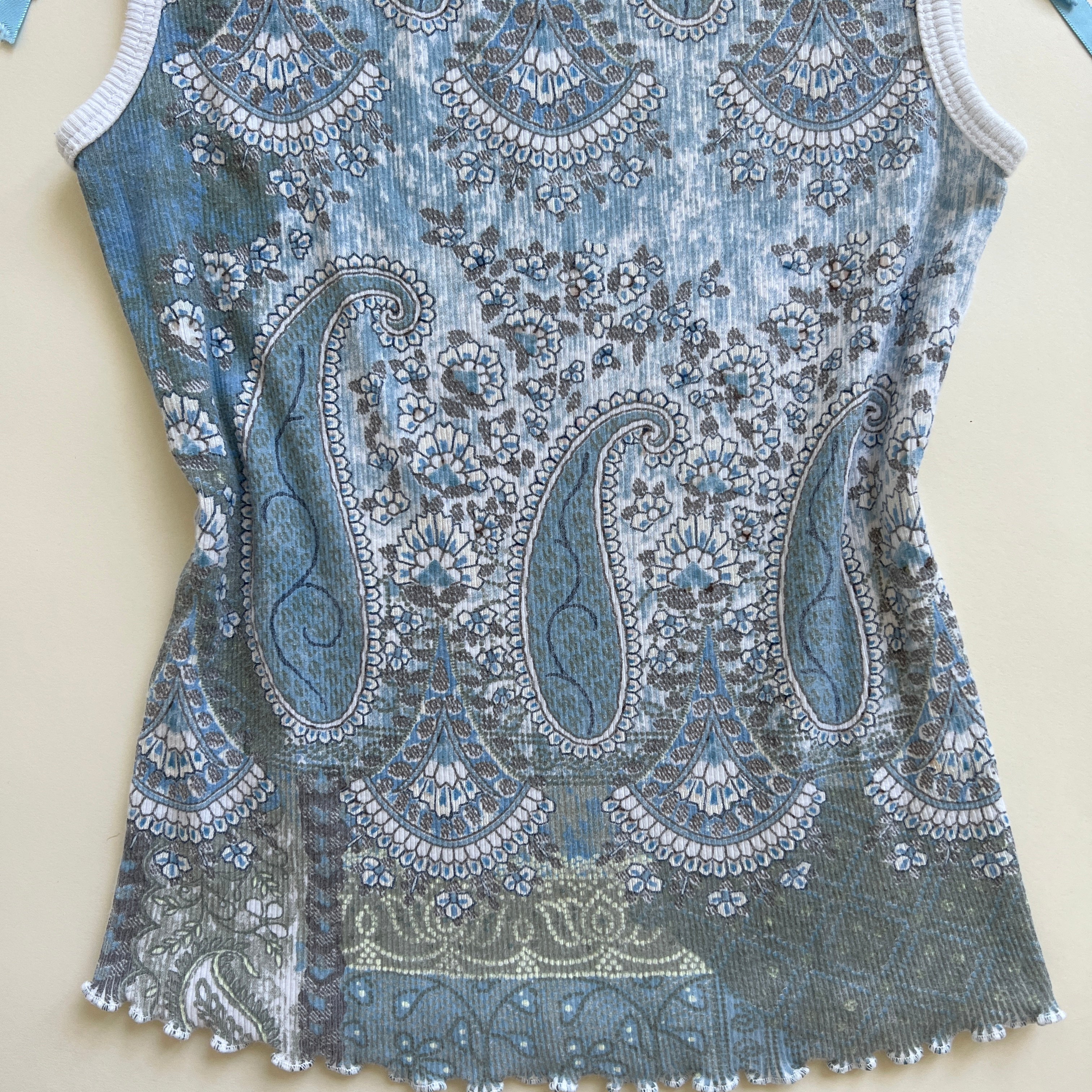 00s Blue paisley tank