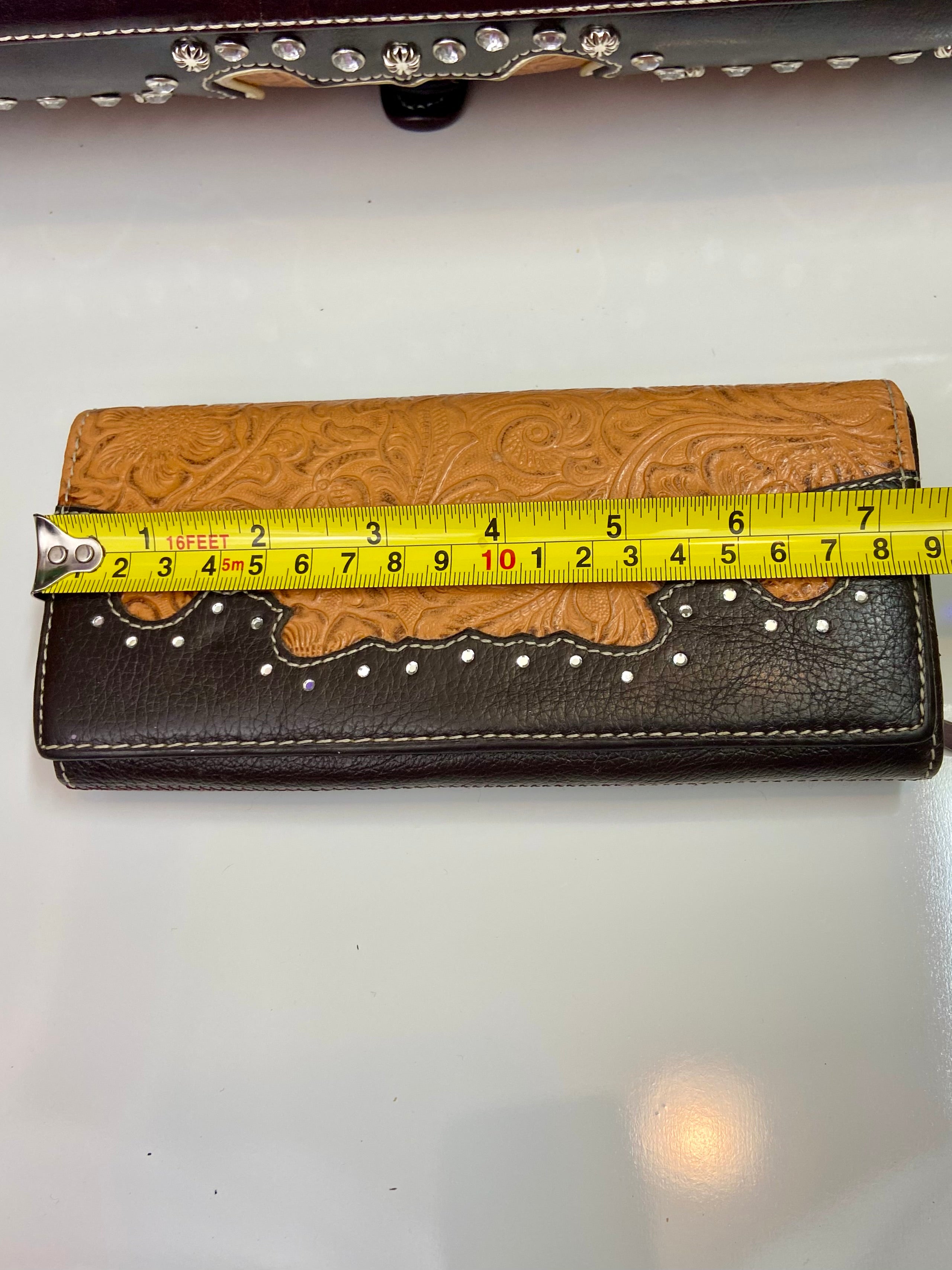 Bingham Western Purse & wallet Brown
Clear Studs