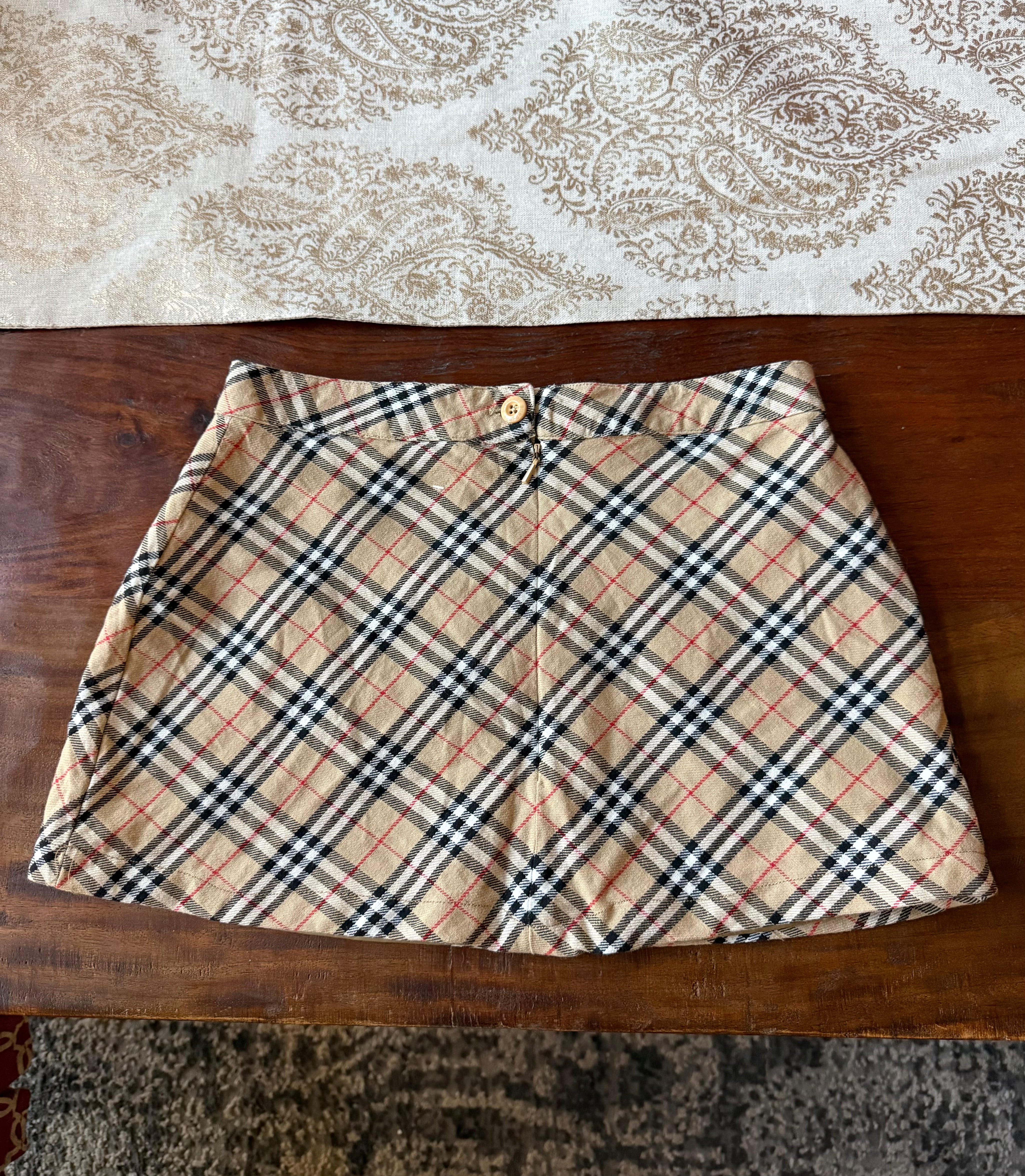Burberry Mini Skirt (s)
