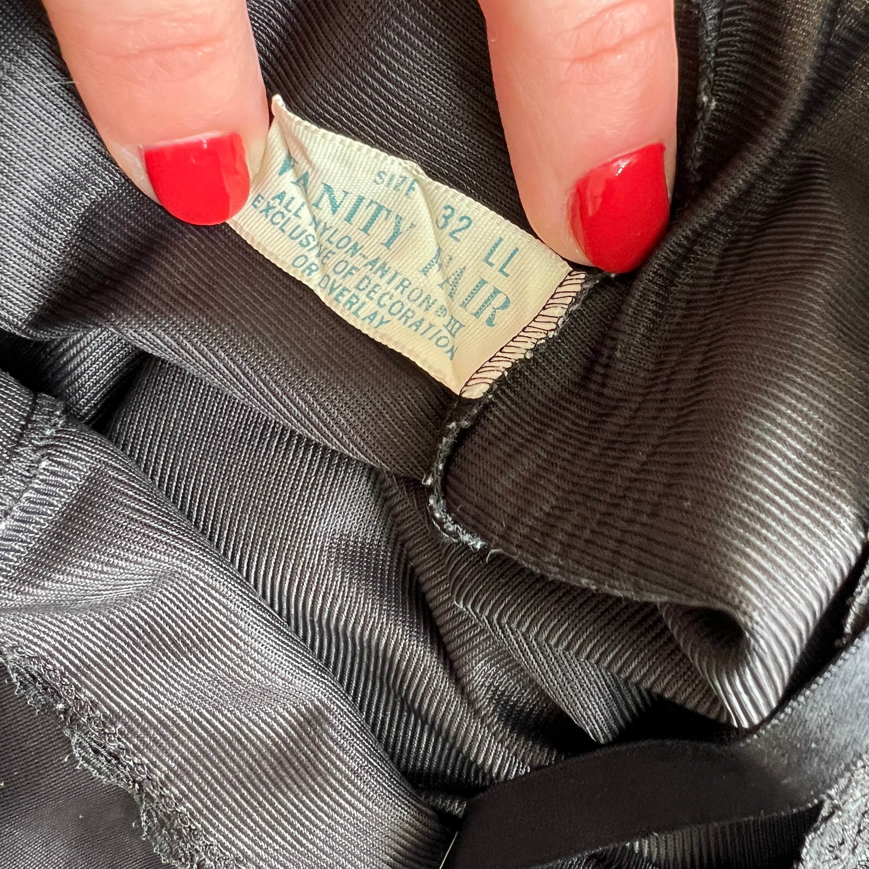 Vintage black midi slip (S/M)