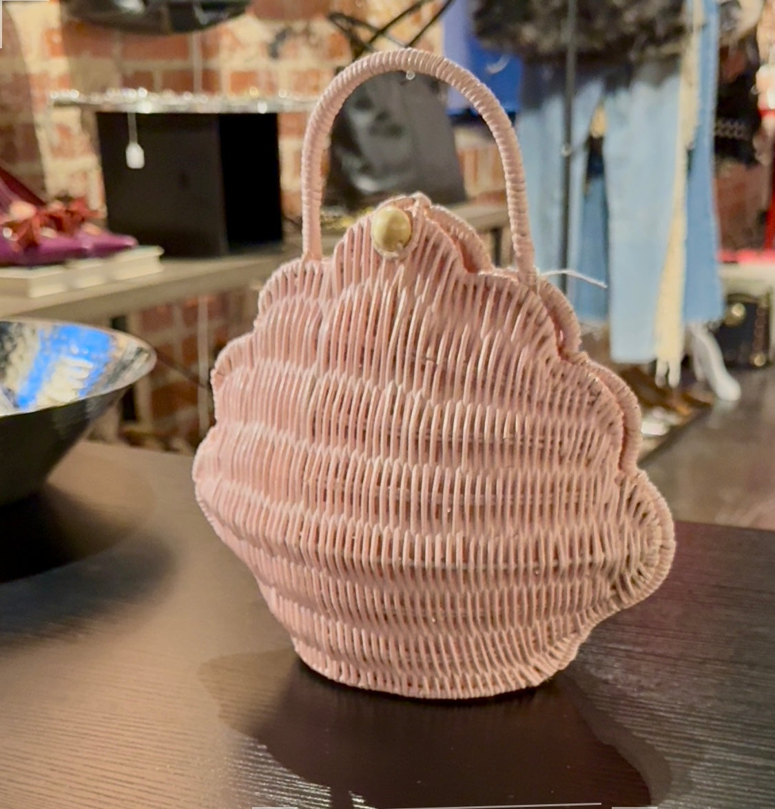 Pink Clamshell Wicker purse