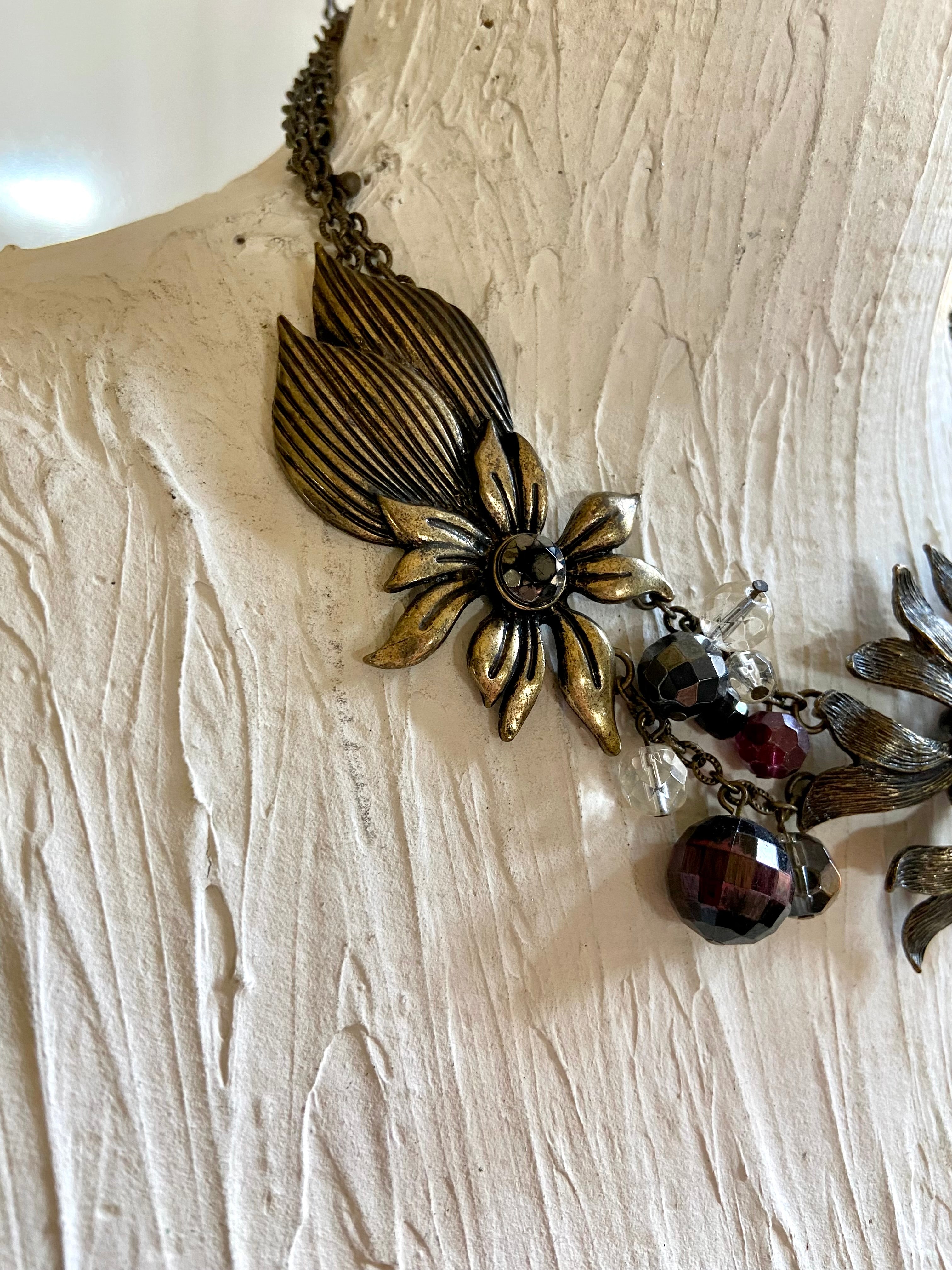 Chunky flower choker