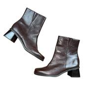 90s Brown Leather Square Toe Ankle Boots (8)
