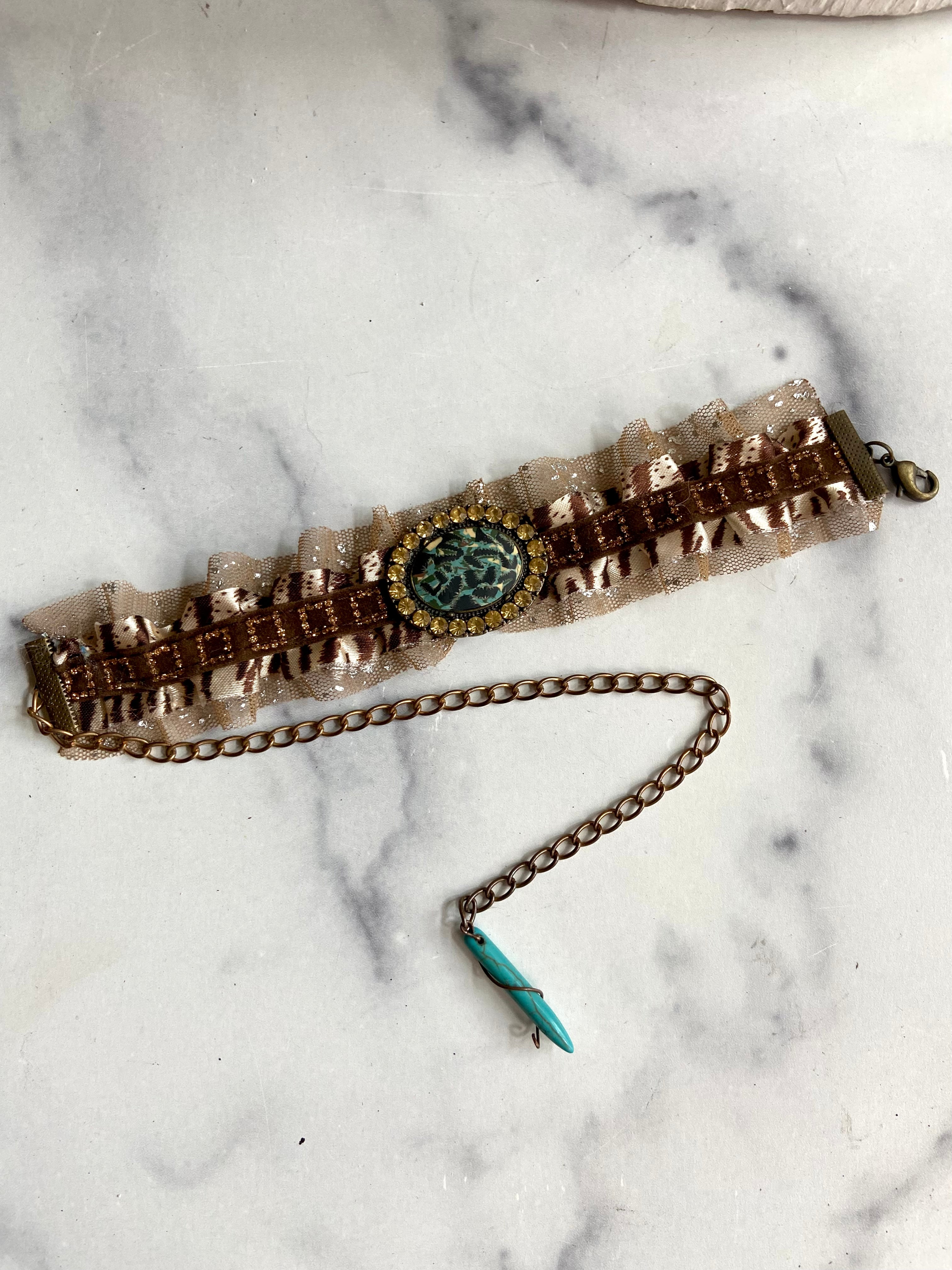 Fabric choker