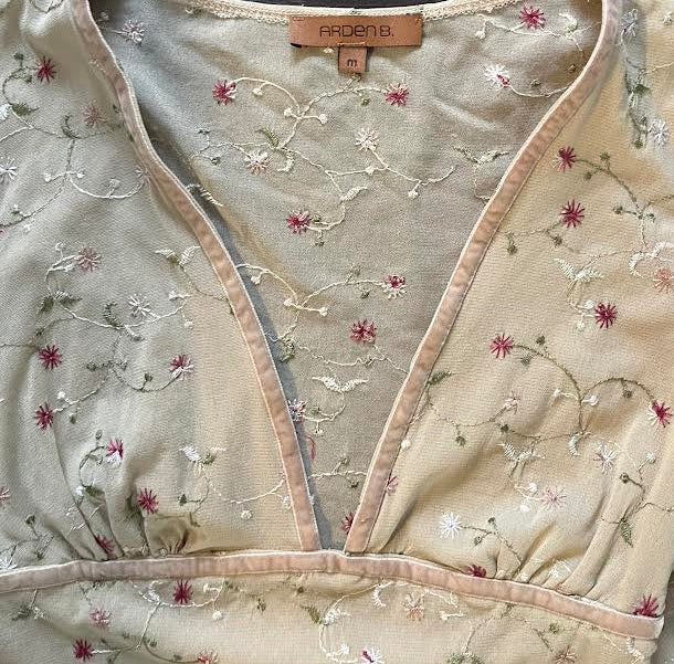Floral Embroidered Flare Sleeve Top (M)