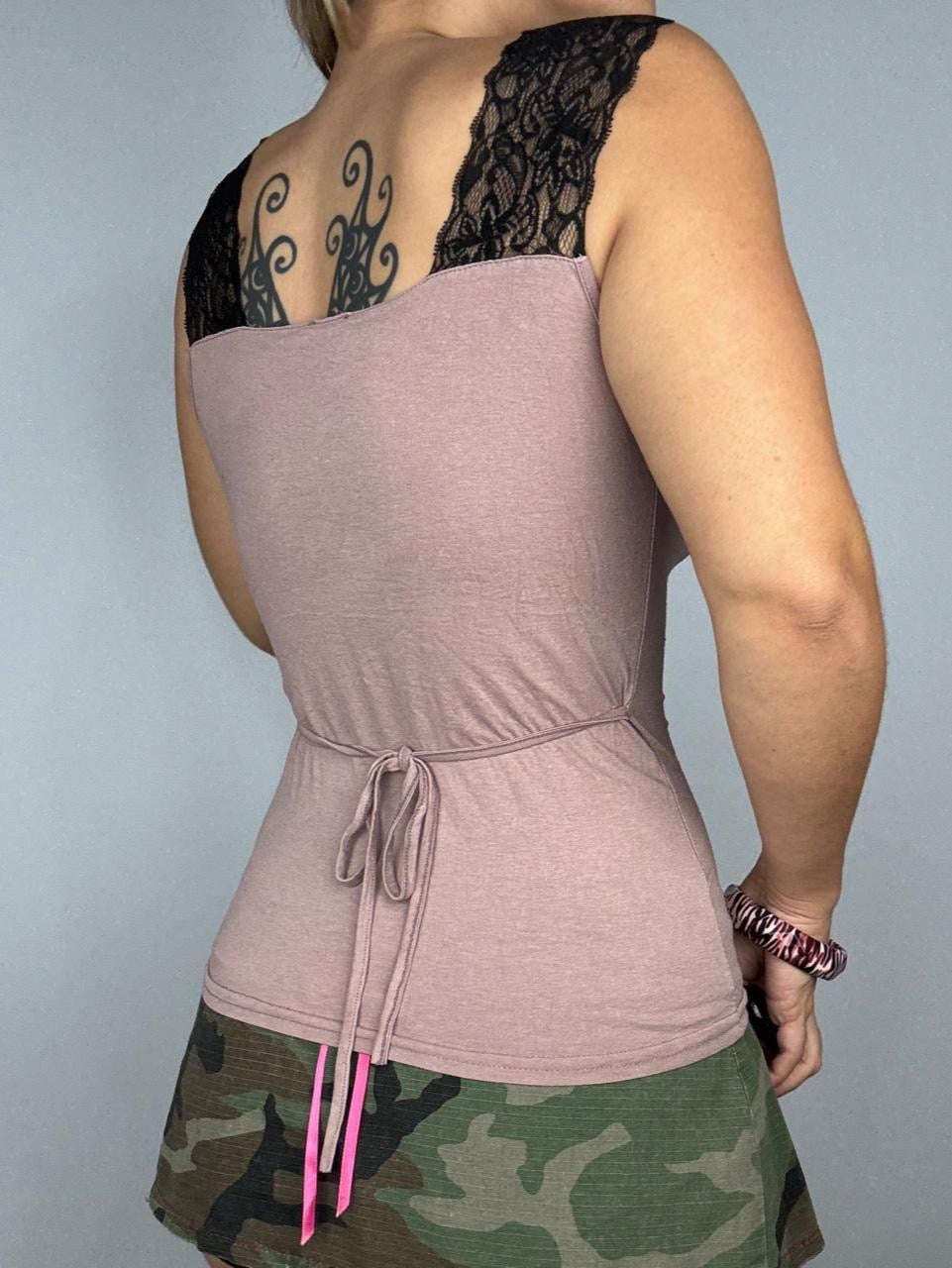 French Y2K “Fashion Gone Wild” Lace Trim Graphic Tank (XS)
