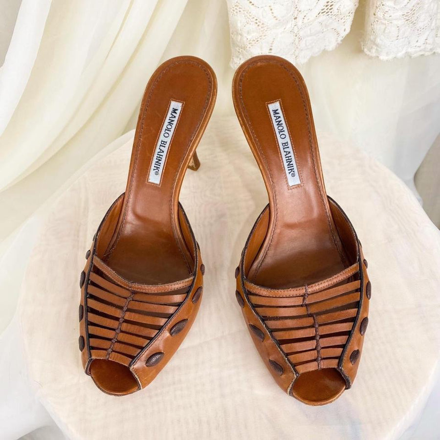 manolo blahnik mules black