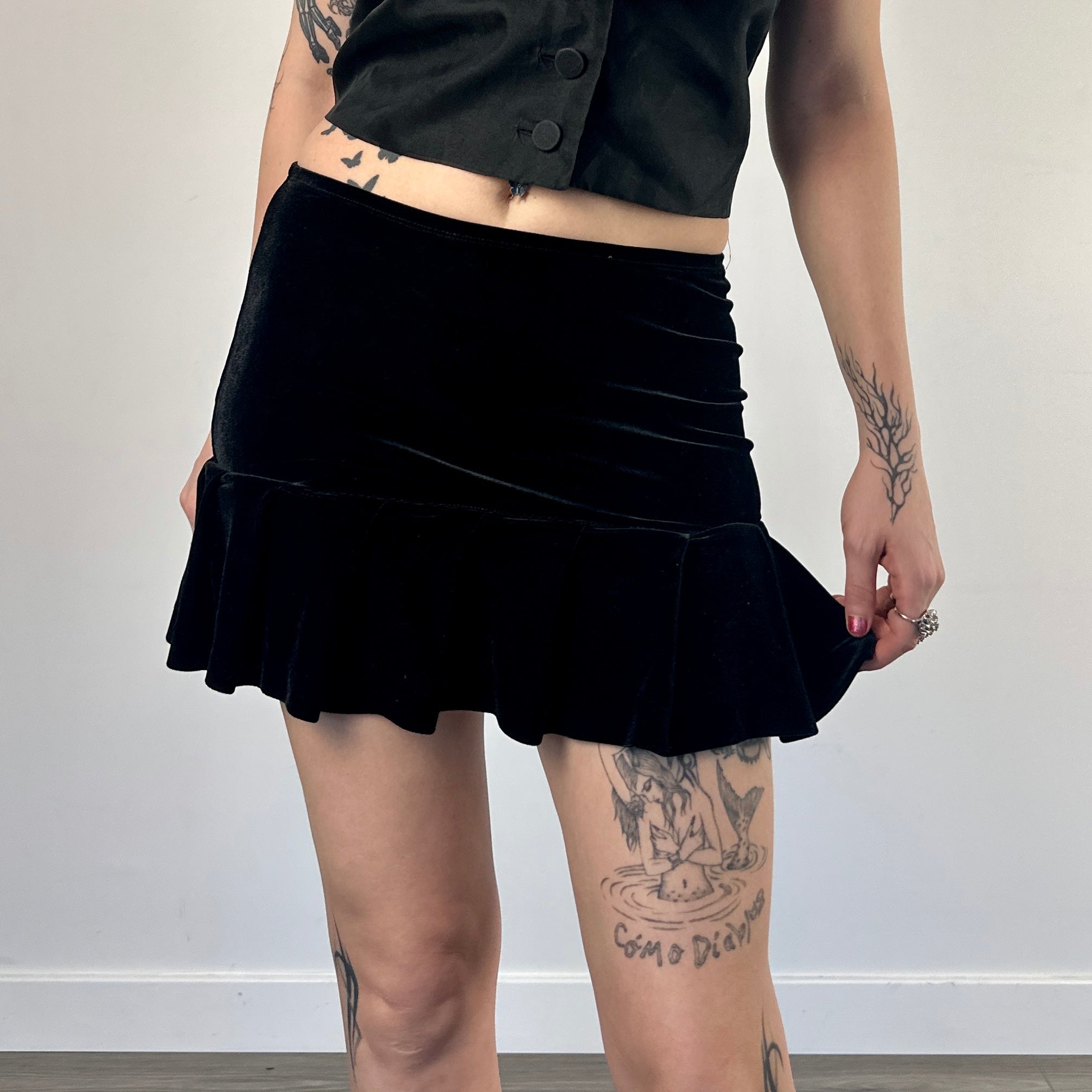 Early 2000s Velvety Mini Skirt (XS)