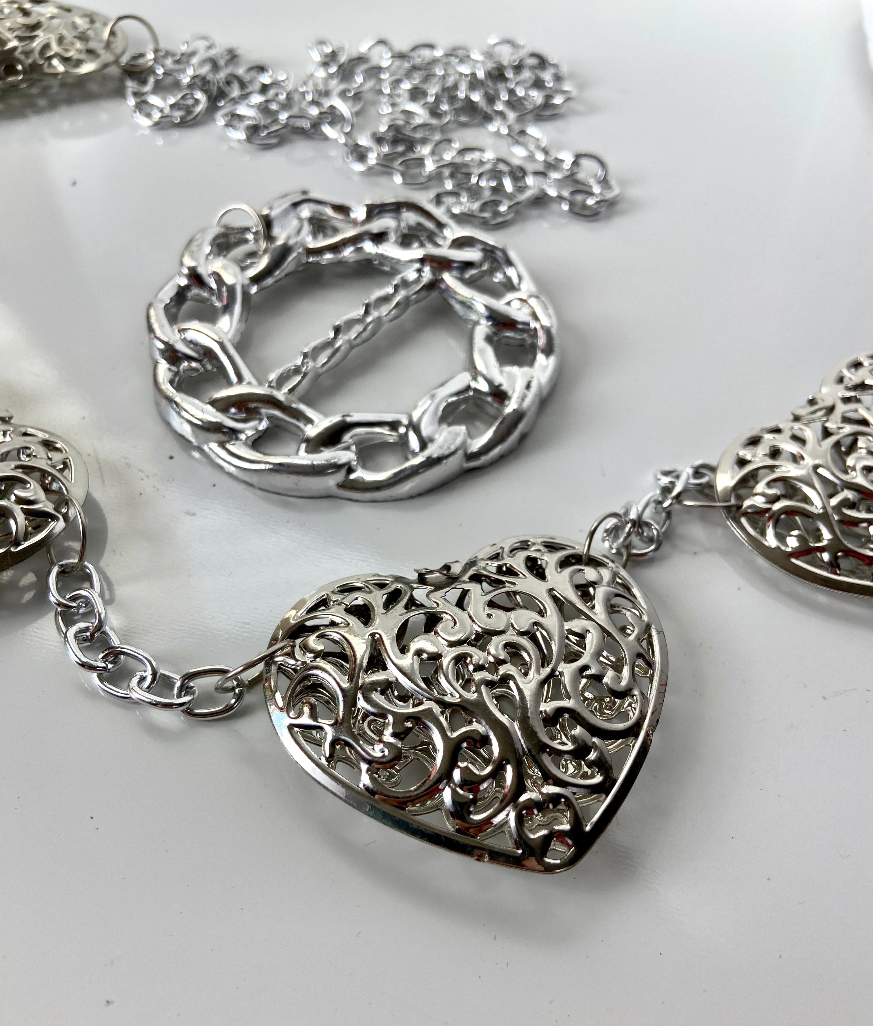 Bulky hearts belt