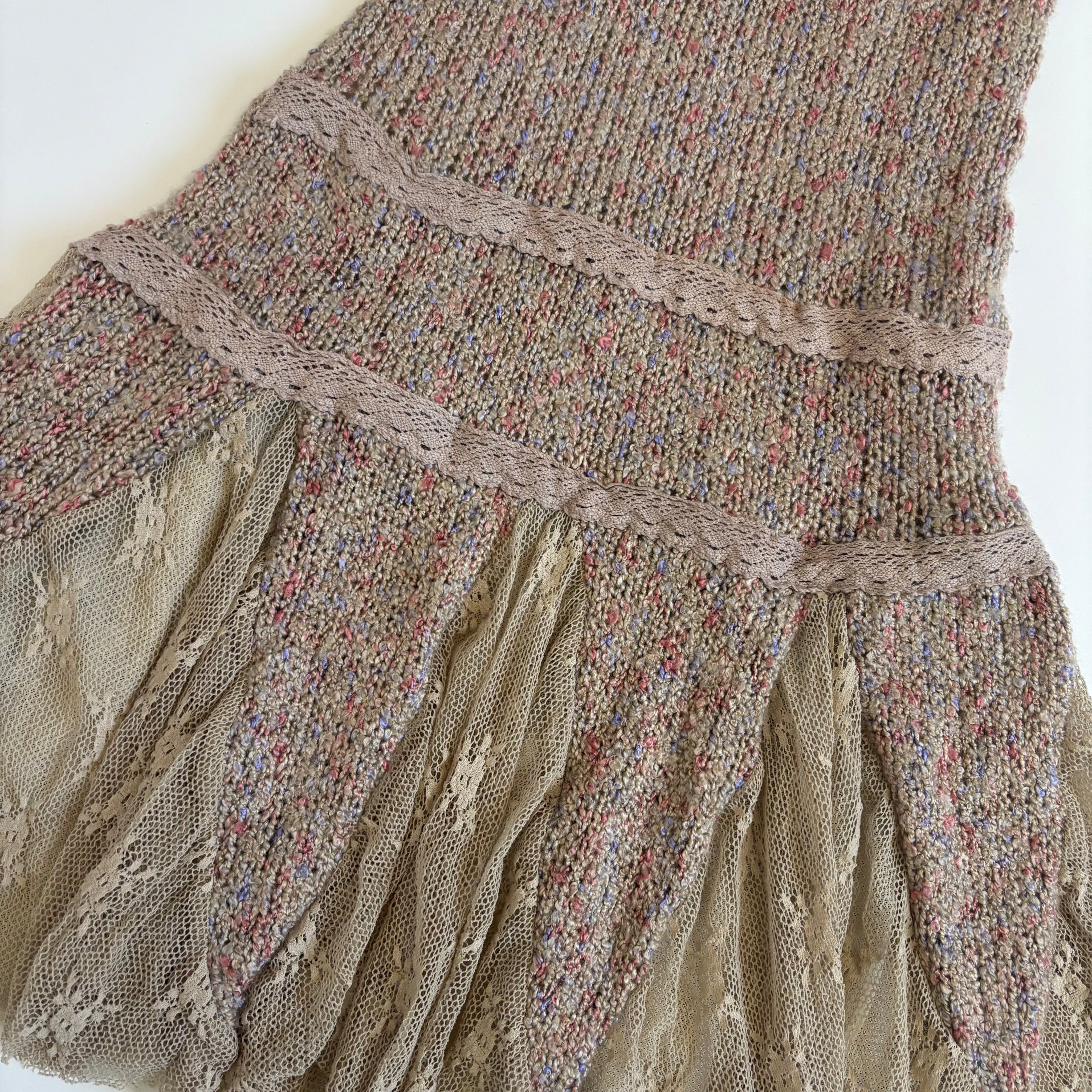 Zone Bleue Lace & Knot Drop Waist Skirt (XS/S)