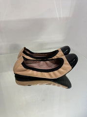 Vintage  2010s Leather Ballerina Pumps (US 6)