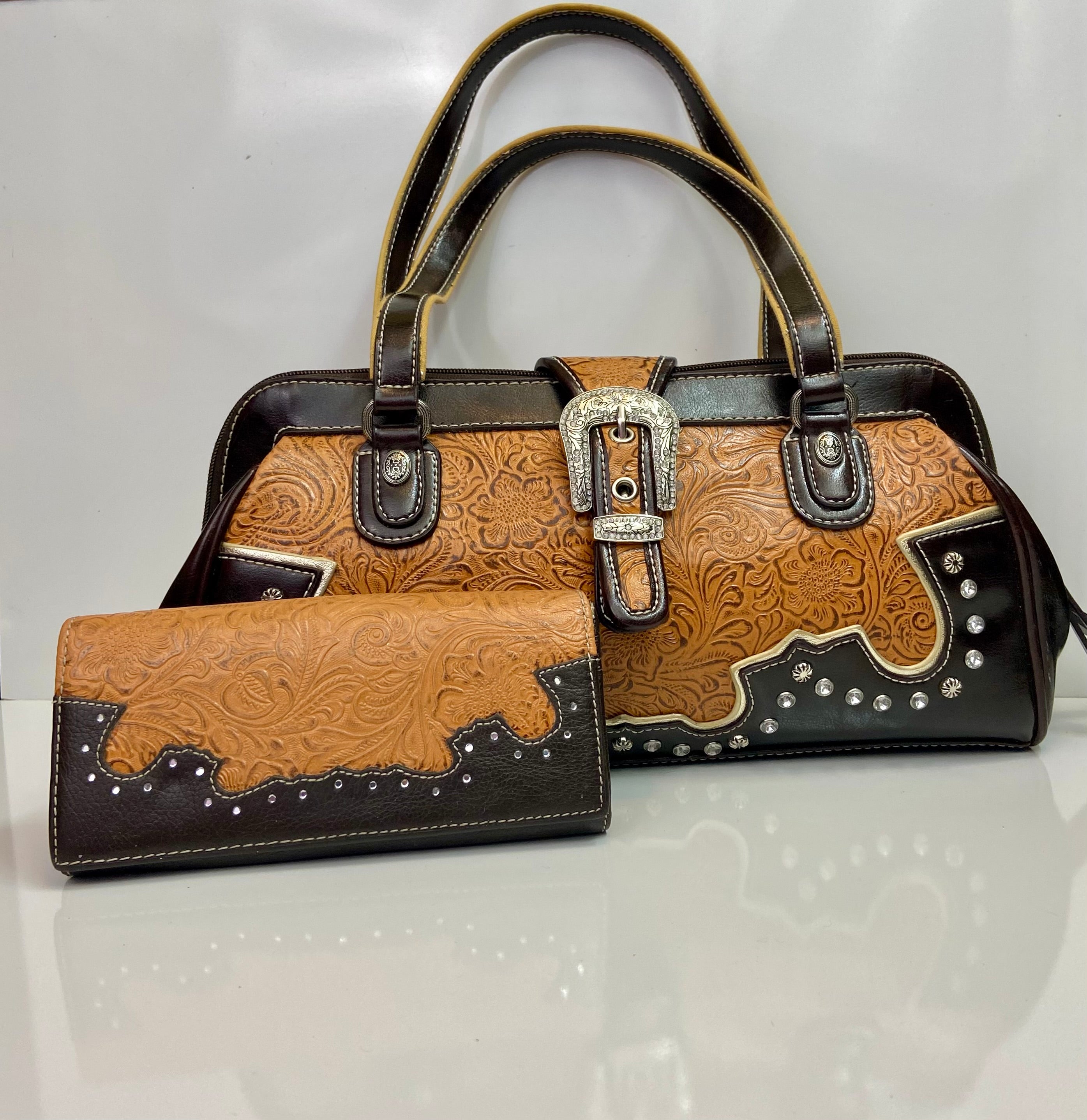 Bingham Western Purse & wallet Brown
Clear Studs