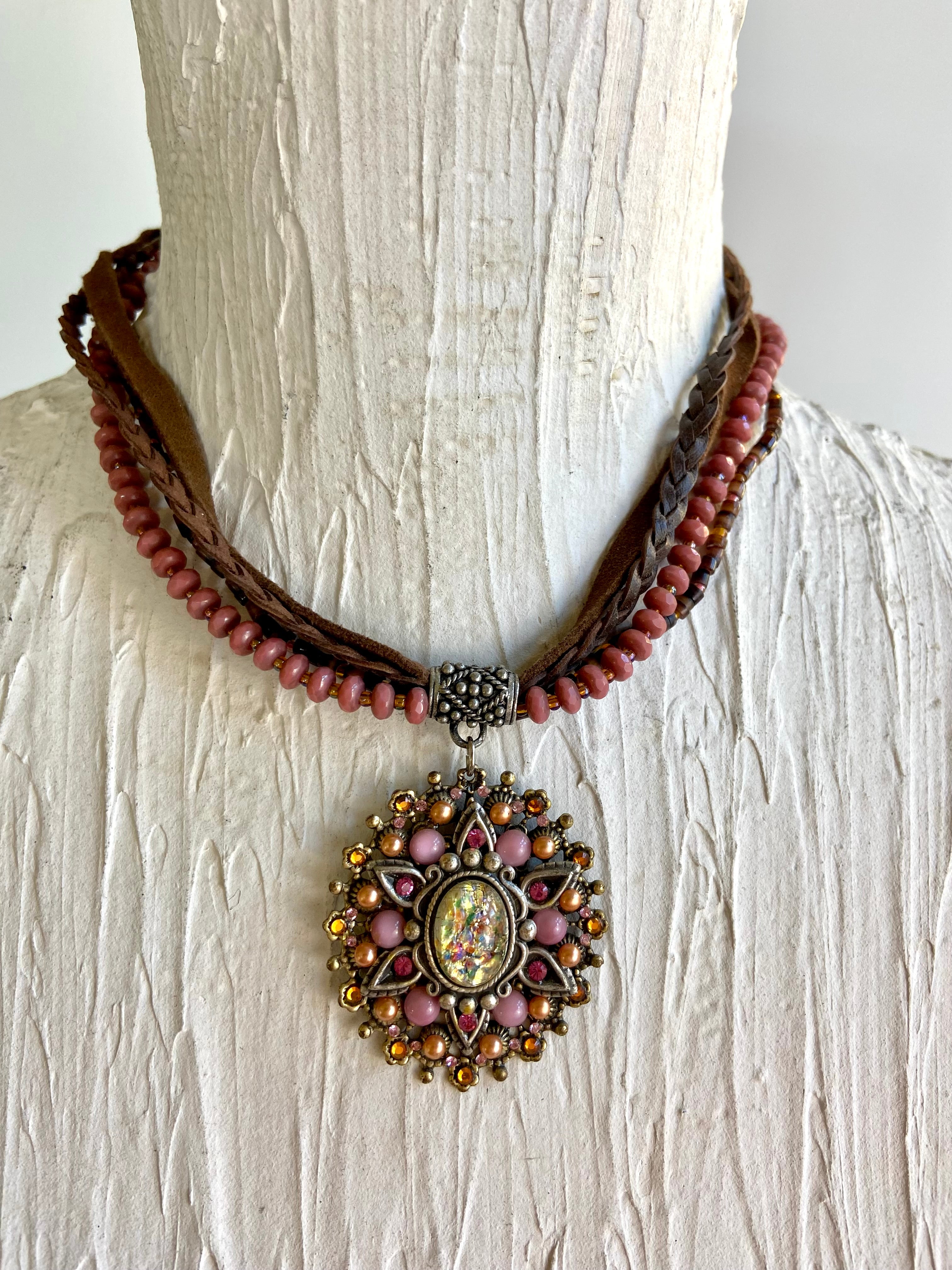 Layers choker