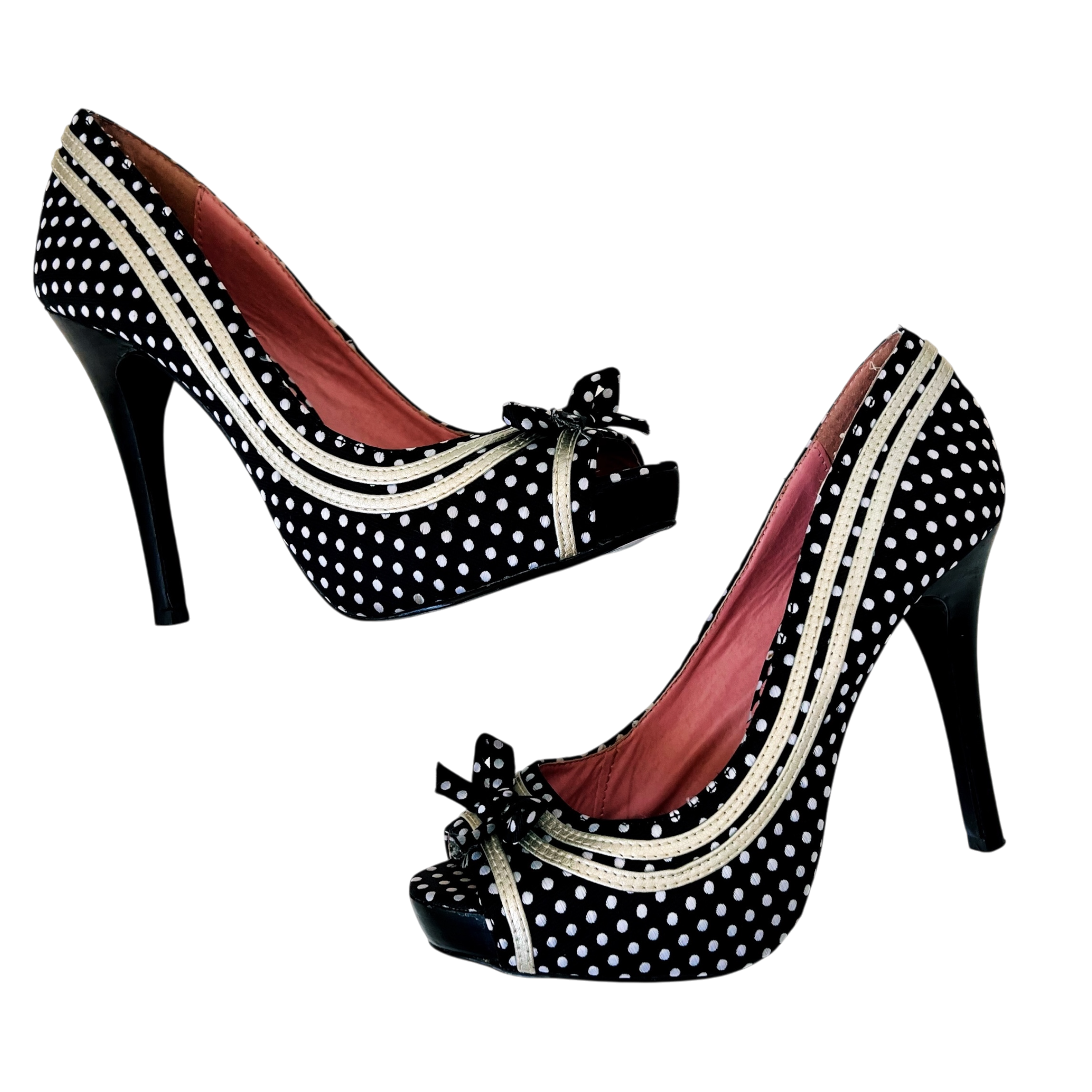 Early 2000s Polkadot Pumps (7.5)